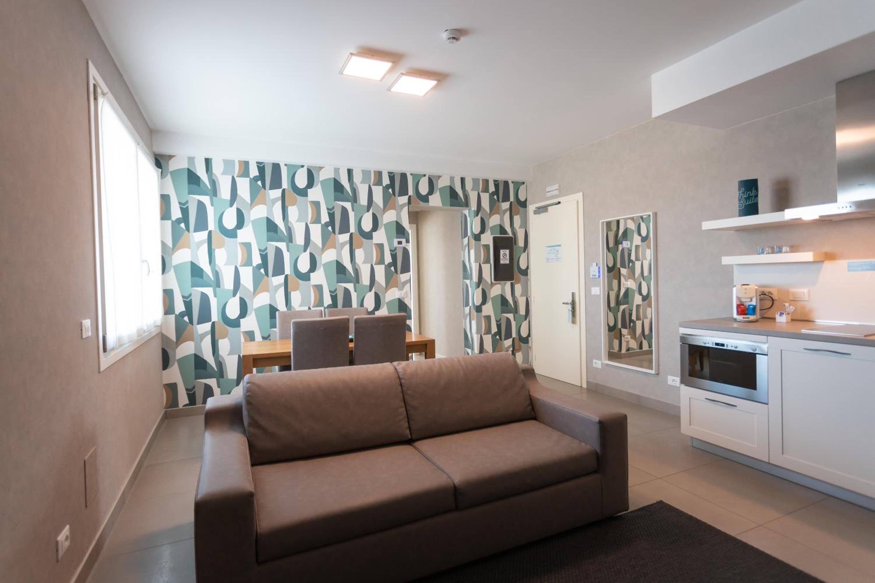 Suite with Balcony and Beach Access