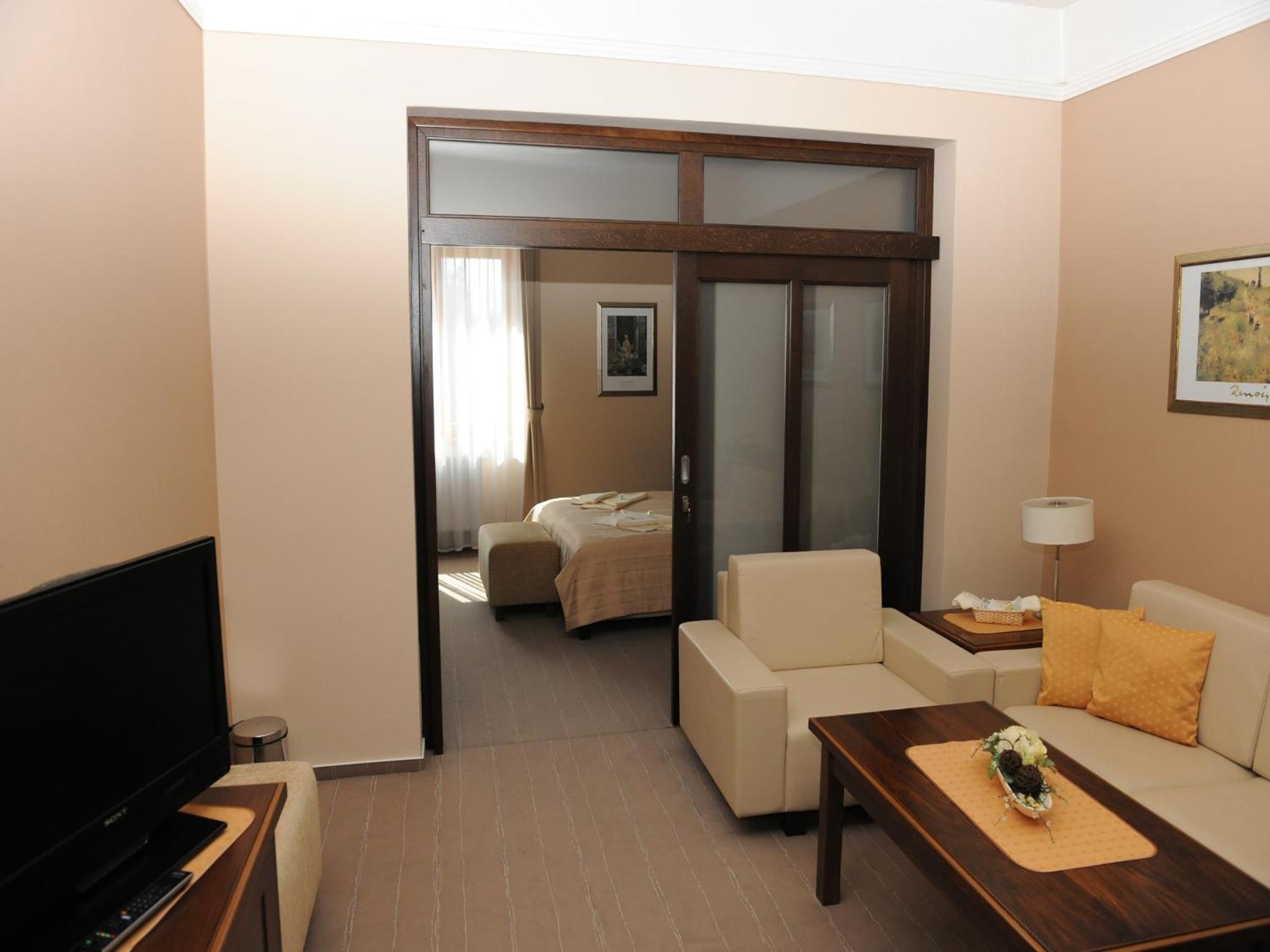 One-Bedroom Suite photo 2