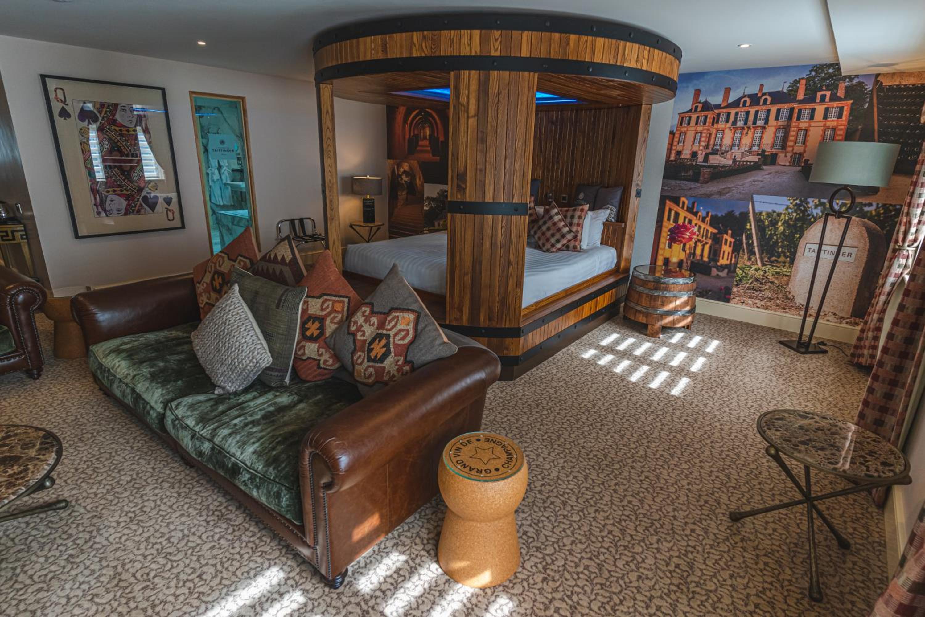 King Suite with Sauna - Non-Smoking - Photo 3