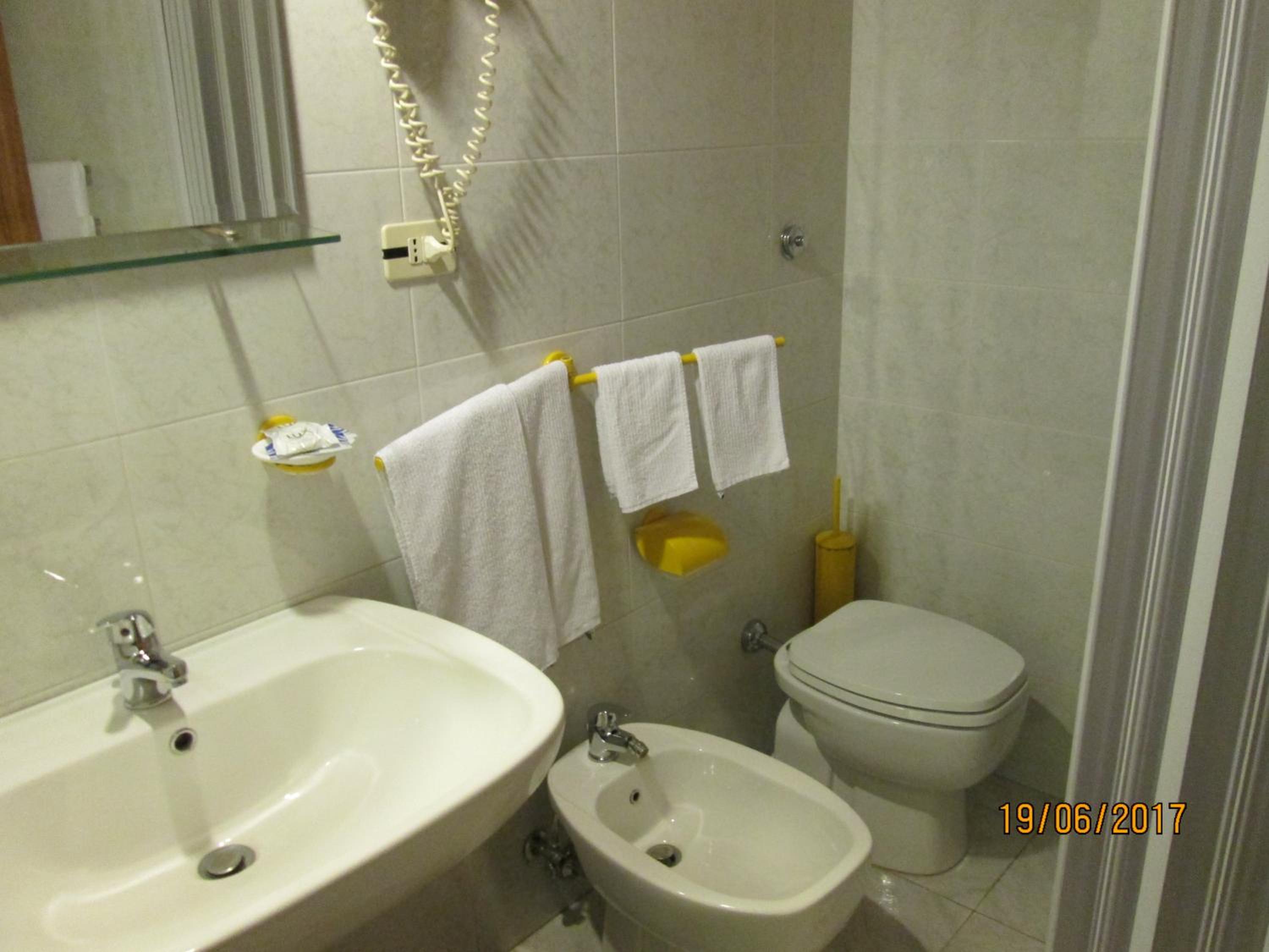 Single Room photo 2