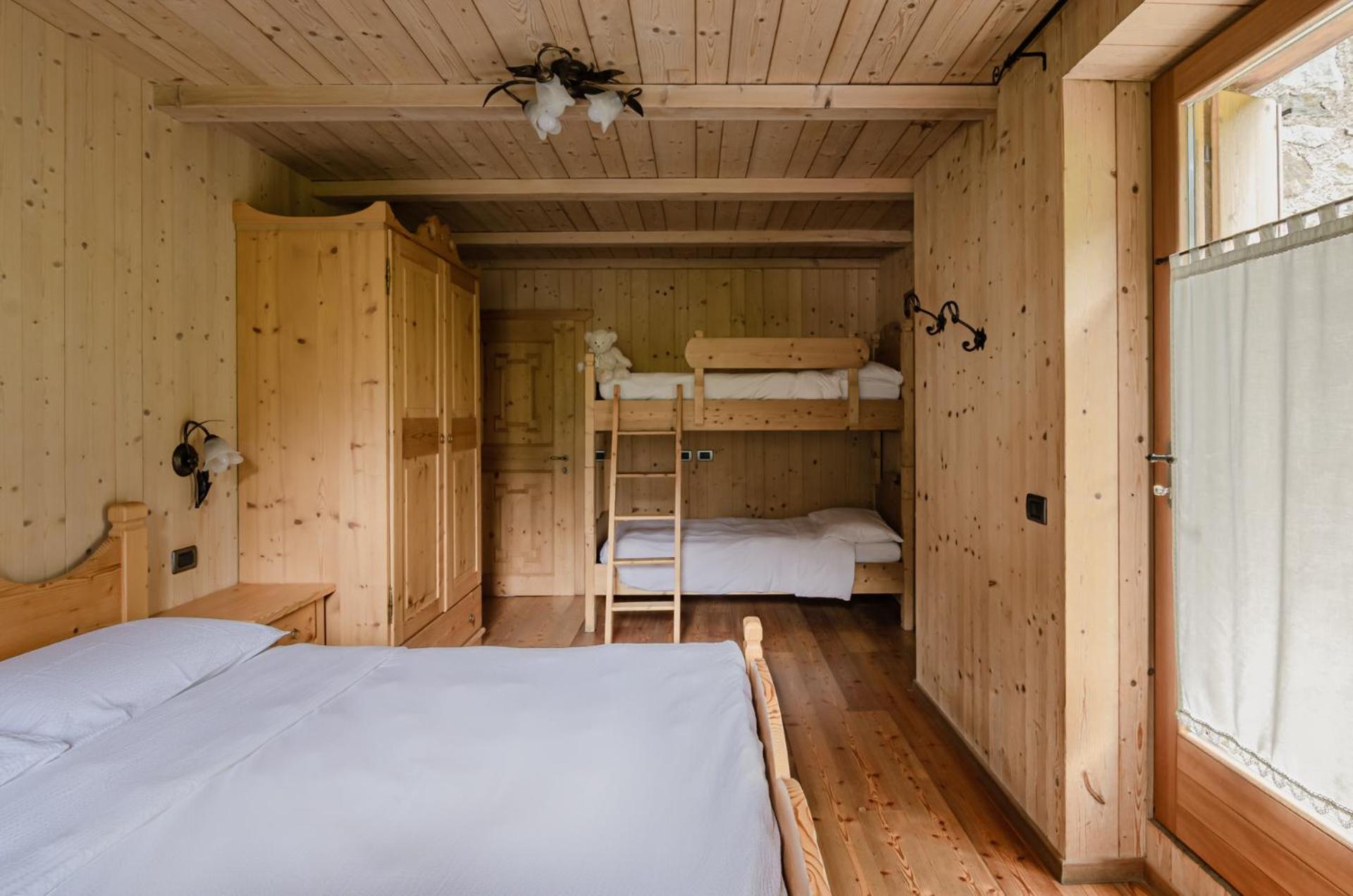 Deluxe Triple Room photo 3