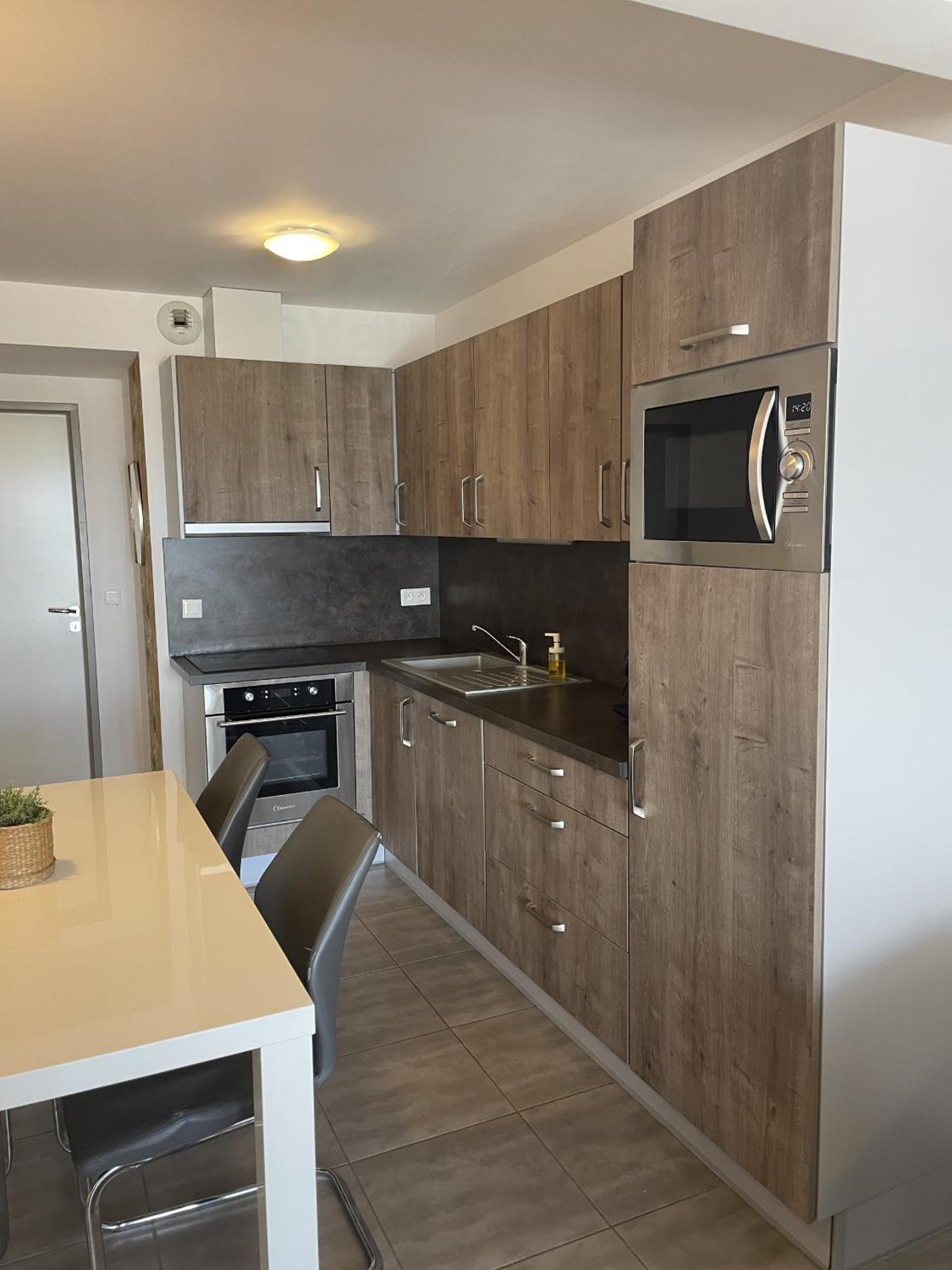 Apartment with Terrace photo 2