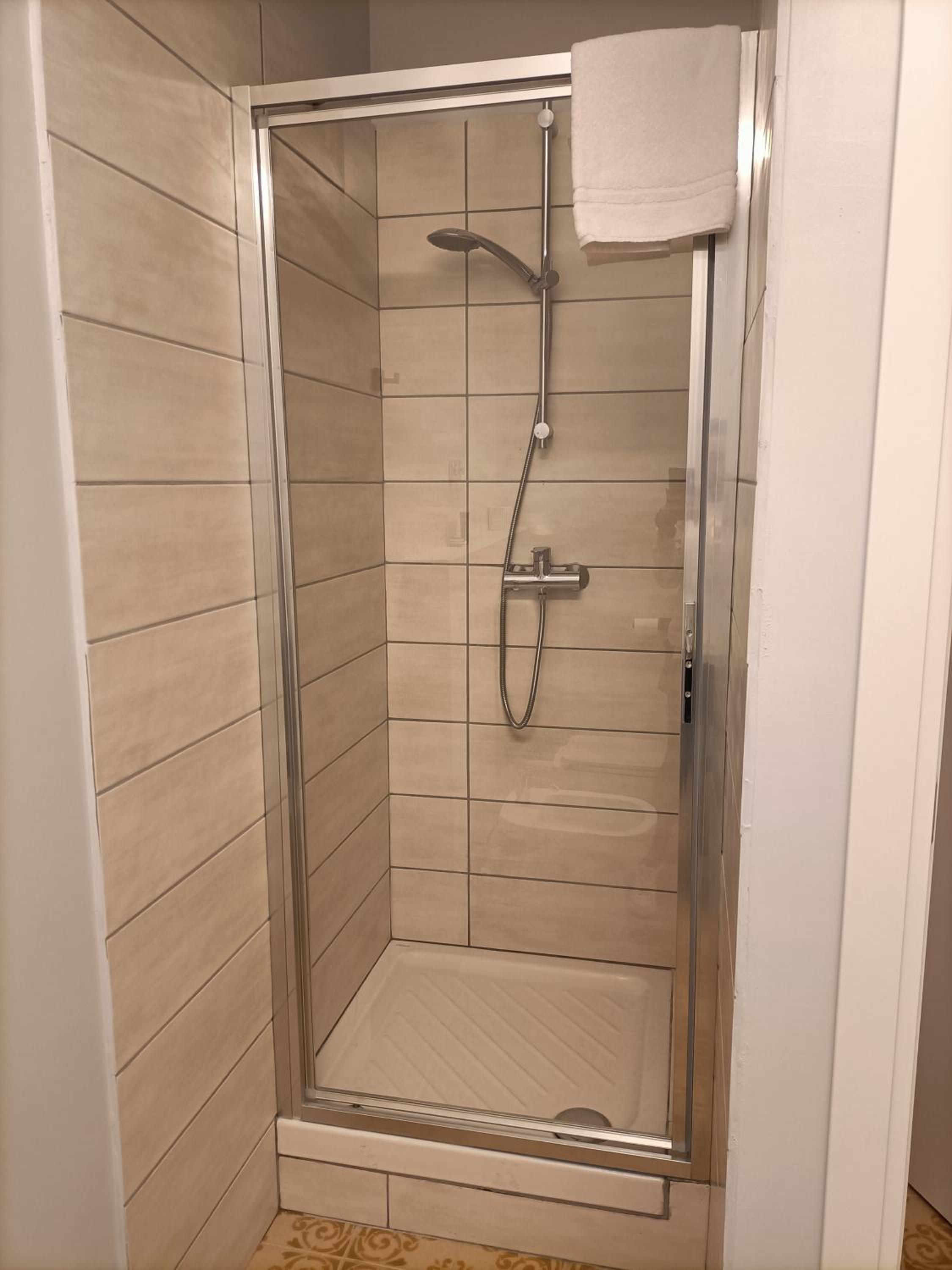 Triple Room with Balcony - Photo 2