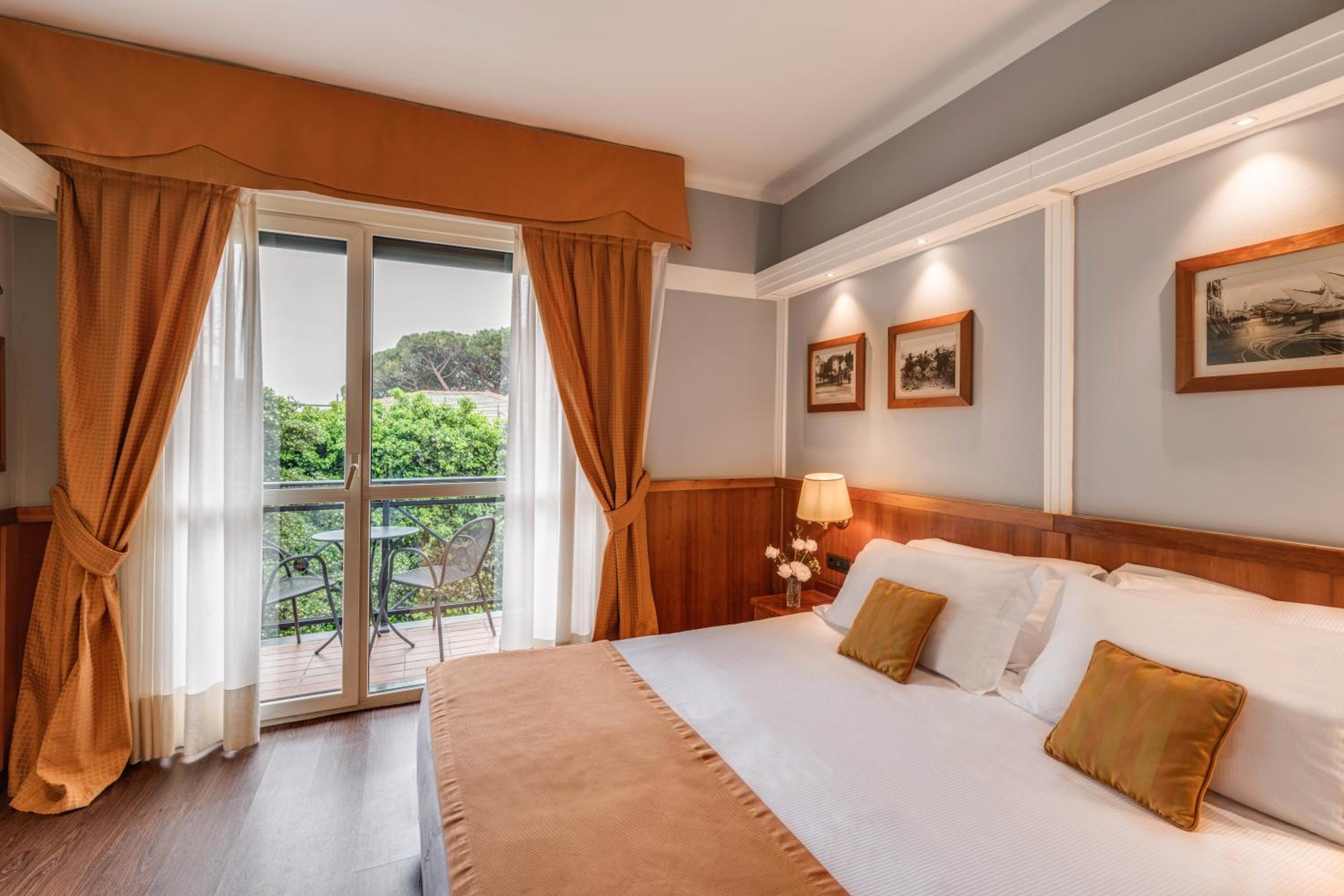 Superior Double or Twin Room with Balcony and Sea View - Photo 1