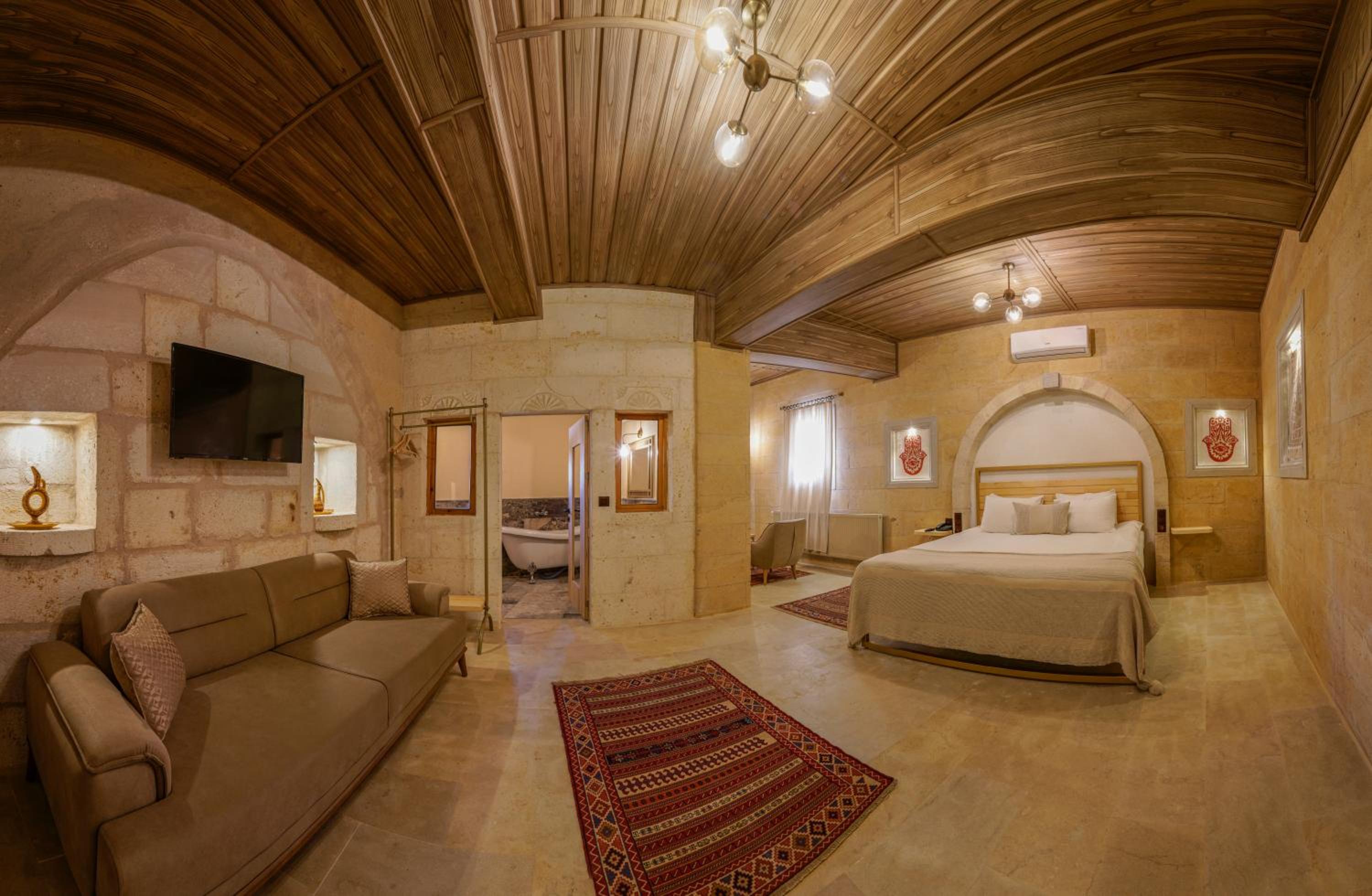 Suite - Photo 23