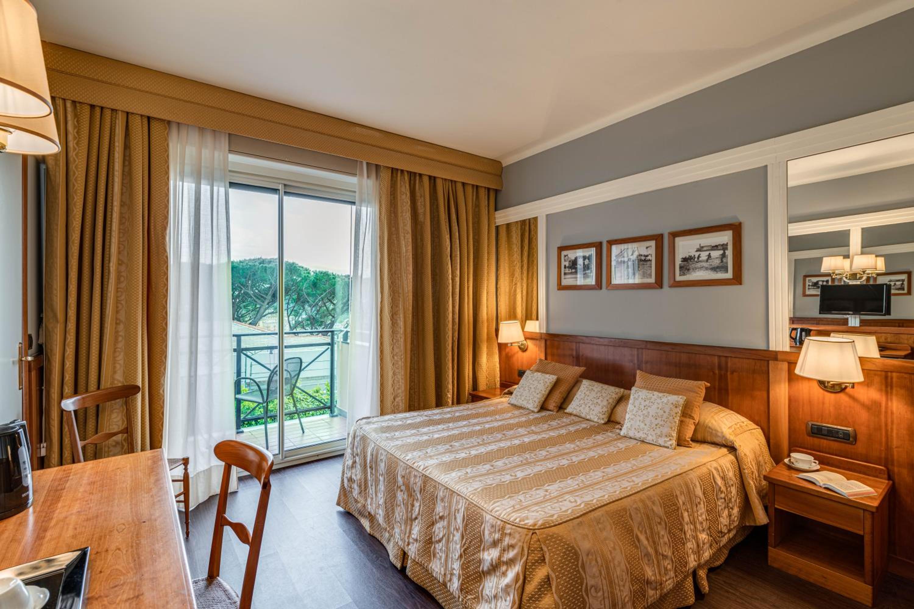 Superior Double or Twin Room with Balcony and Sea View - Photo 6
