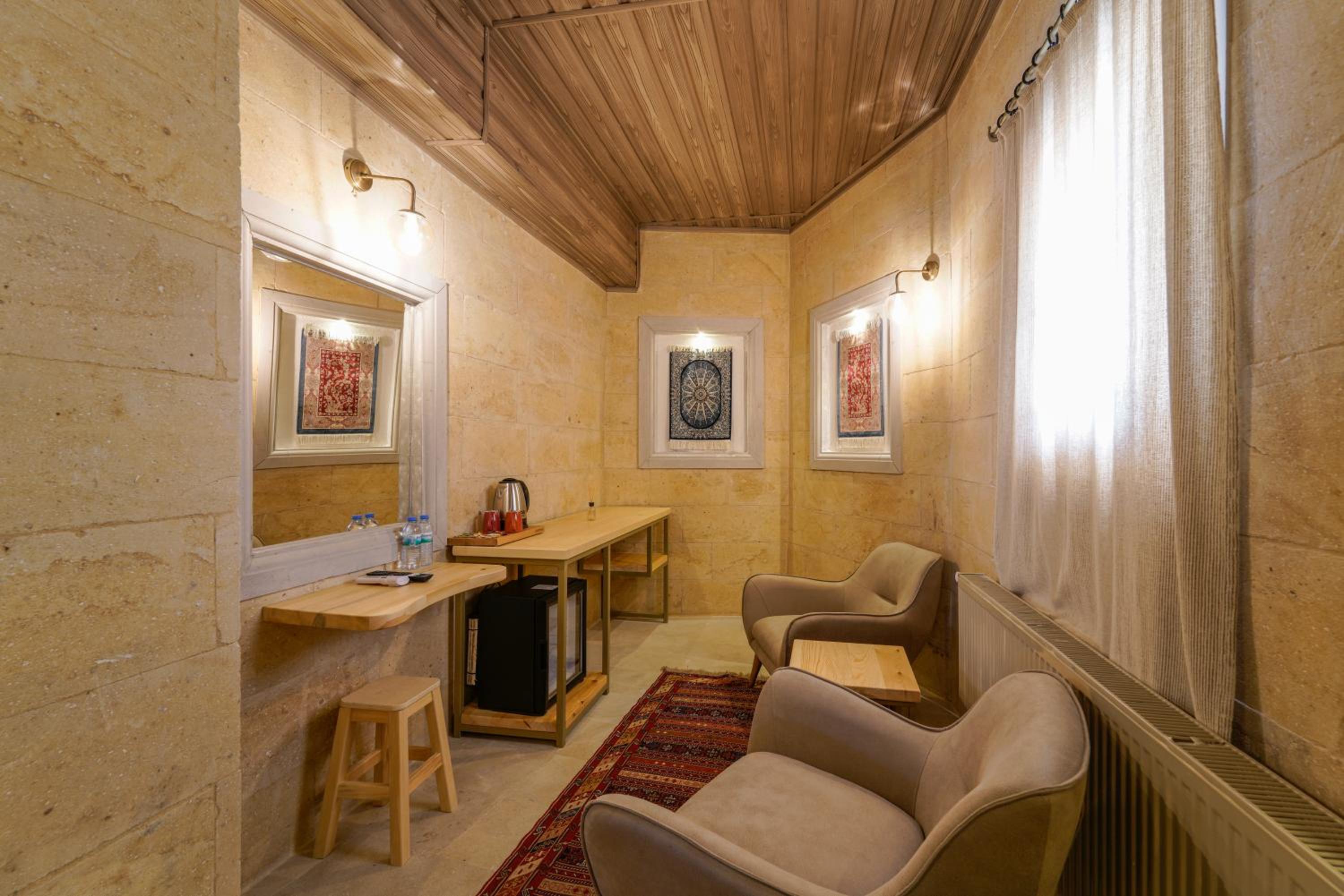Suite - Photo 20