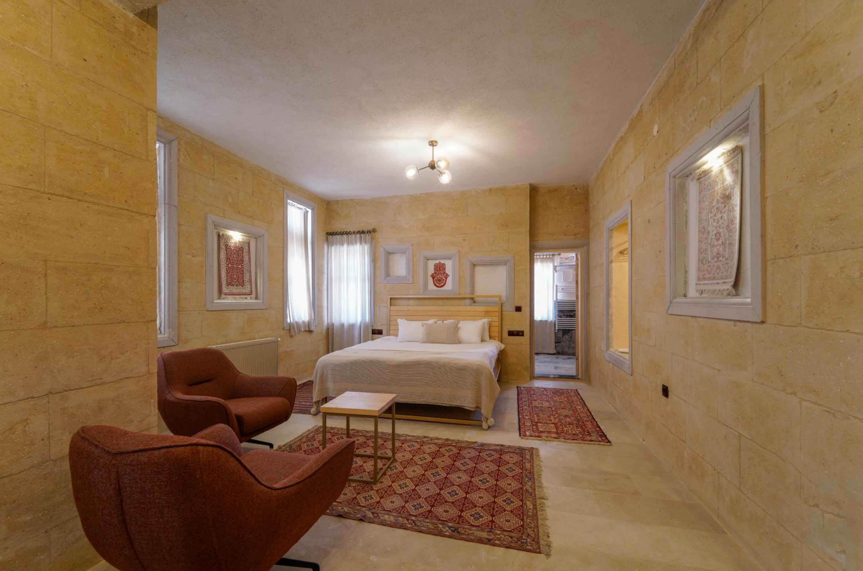 Suite - Photo 17