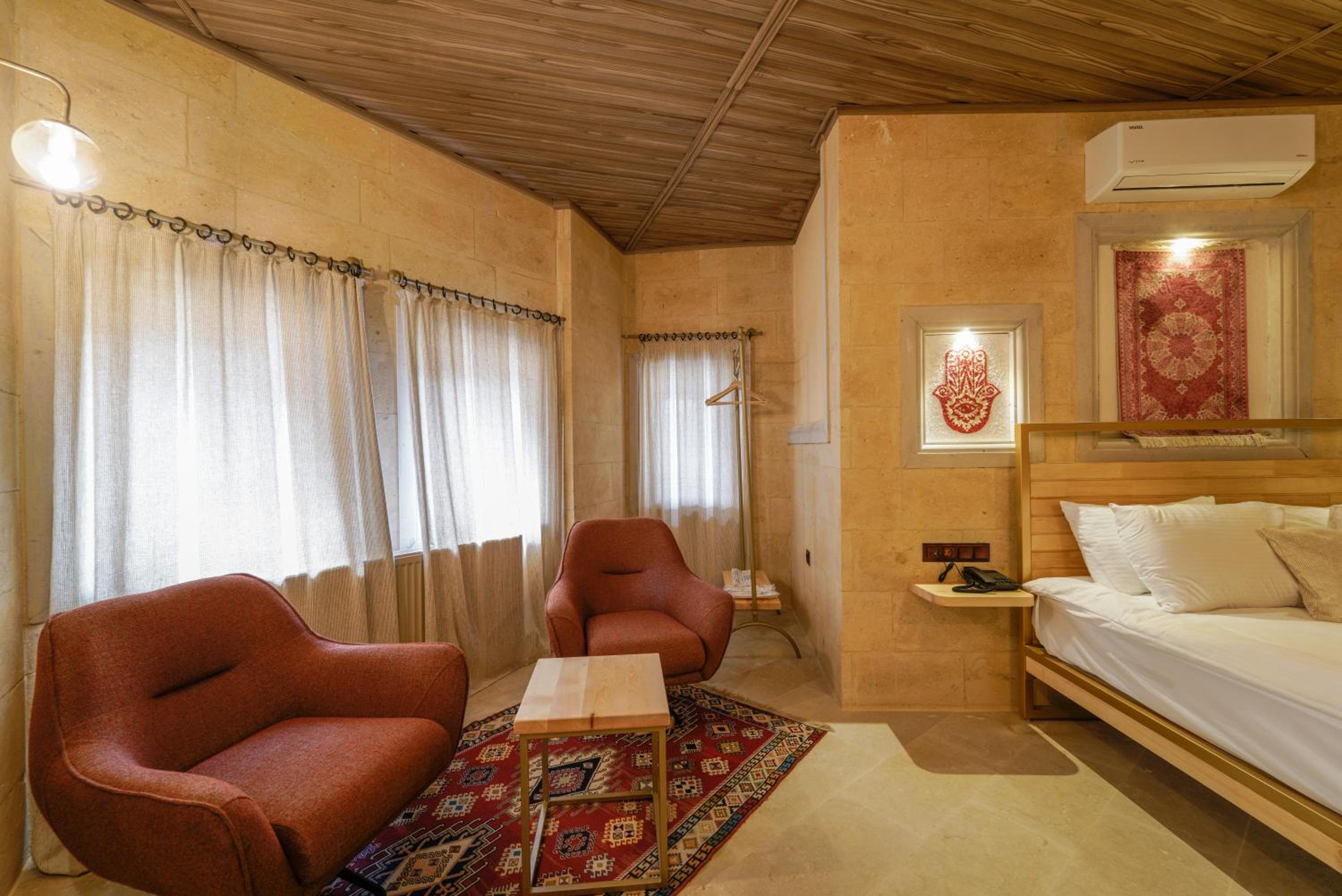 Suite - Photo 10