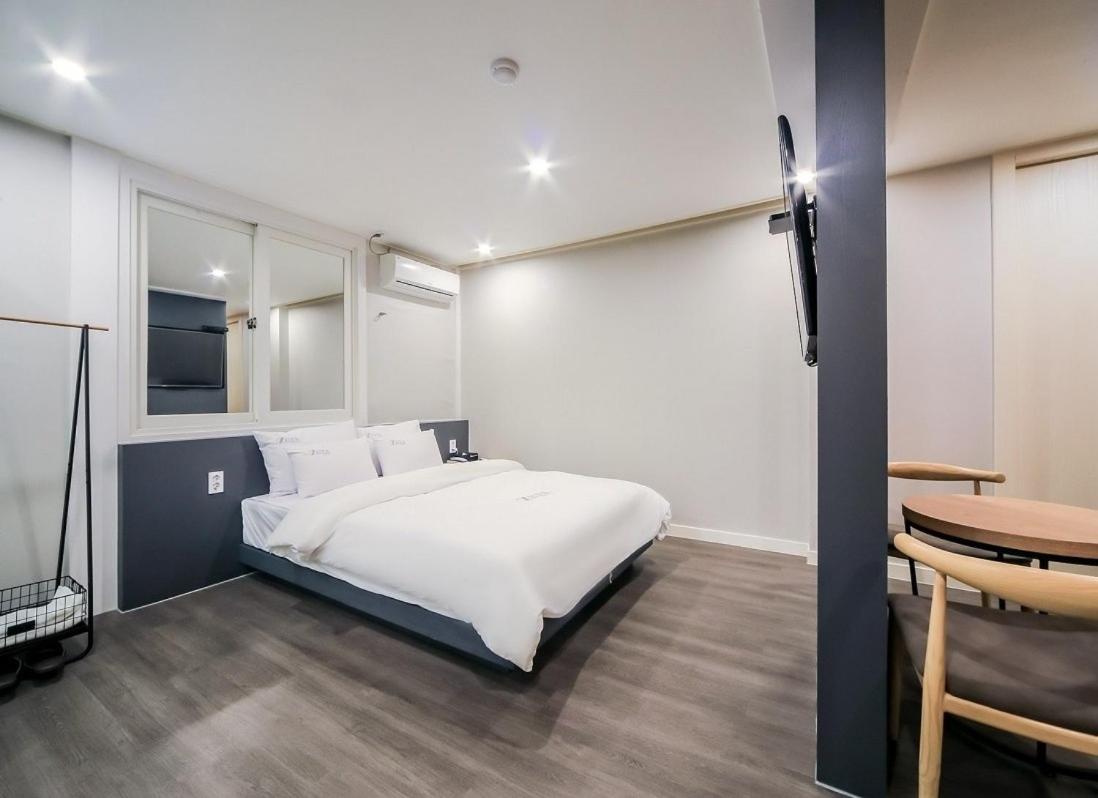 Deluxe Room - Photo 1