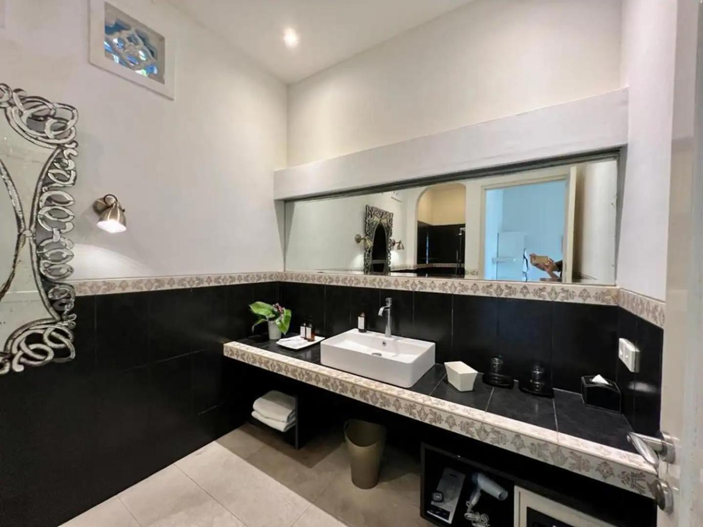 Casa Artista Pool View Room - Photo 12