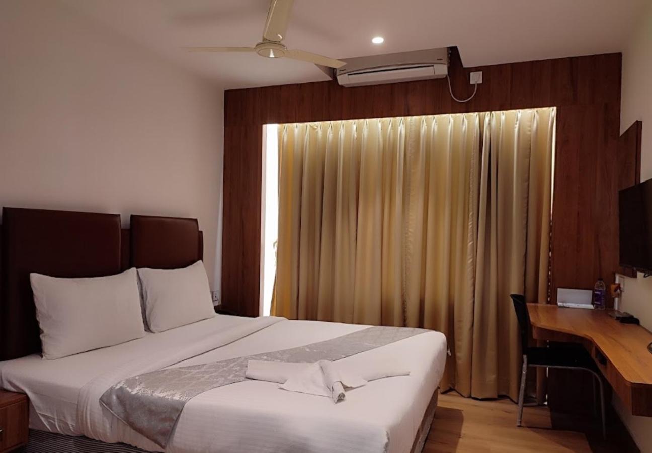 Deluxe Double Room photo 2
