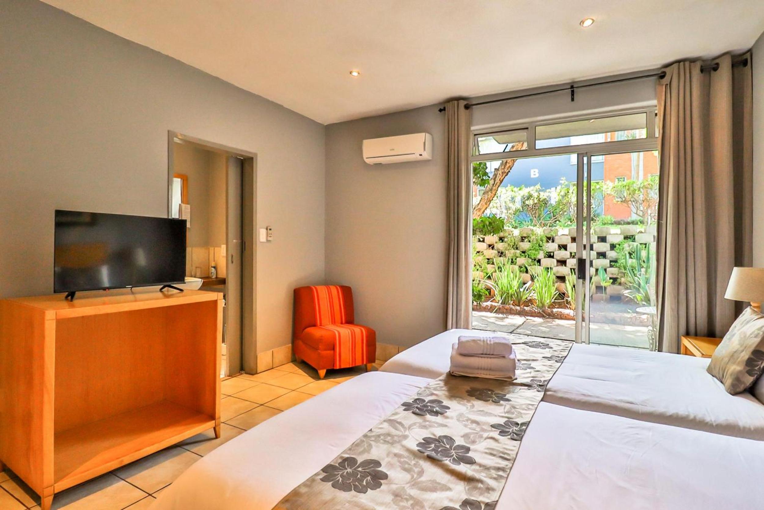 Economy Twin Room photo 1