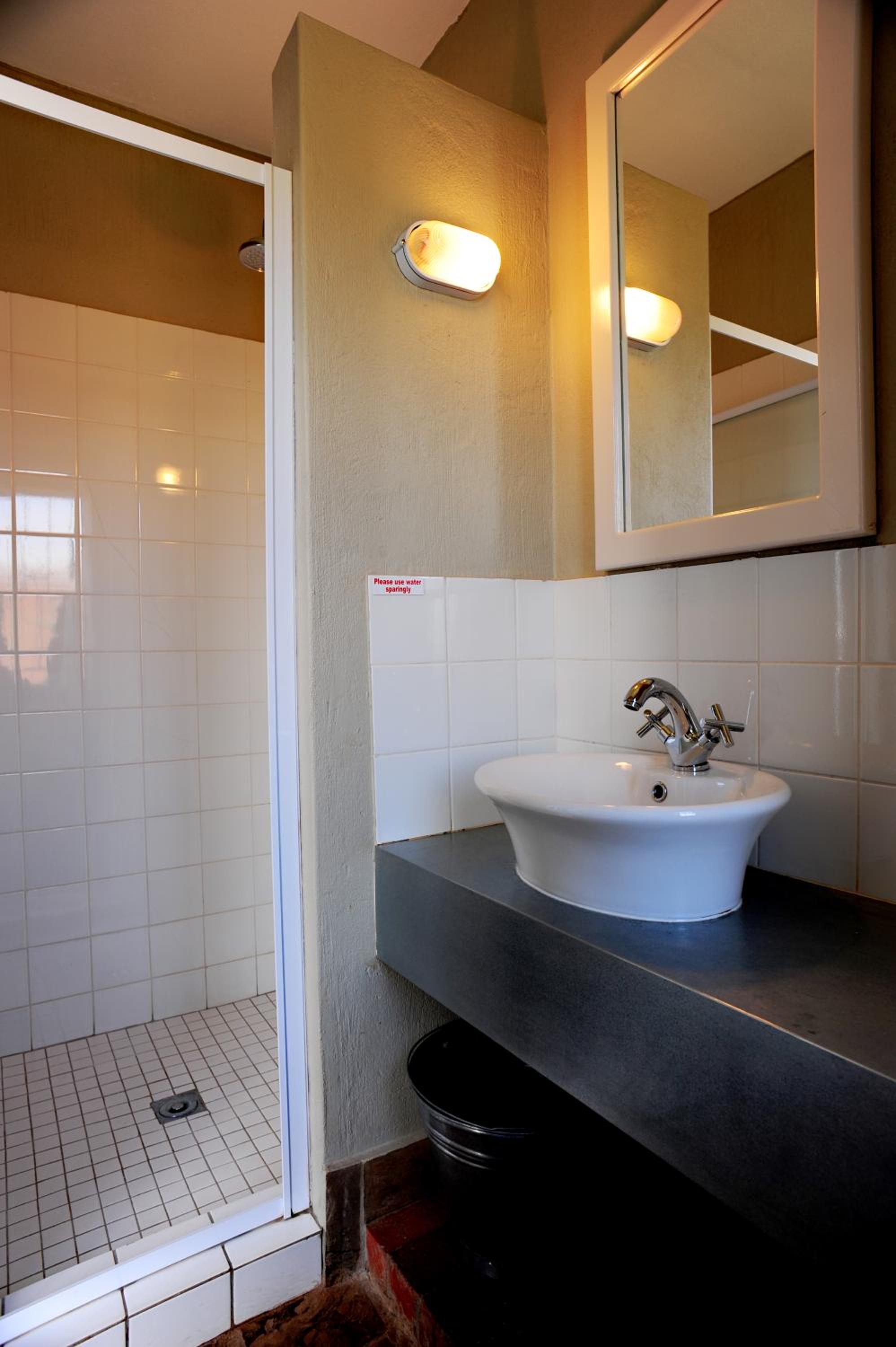 Budget Double Room photo 3