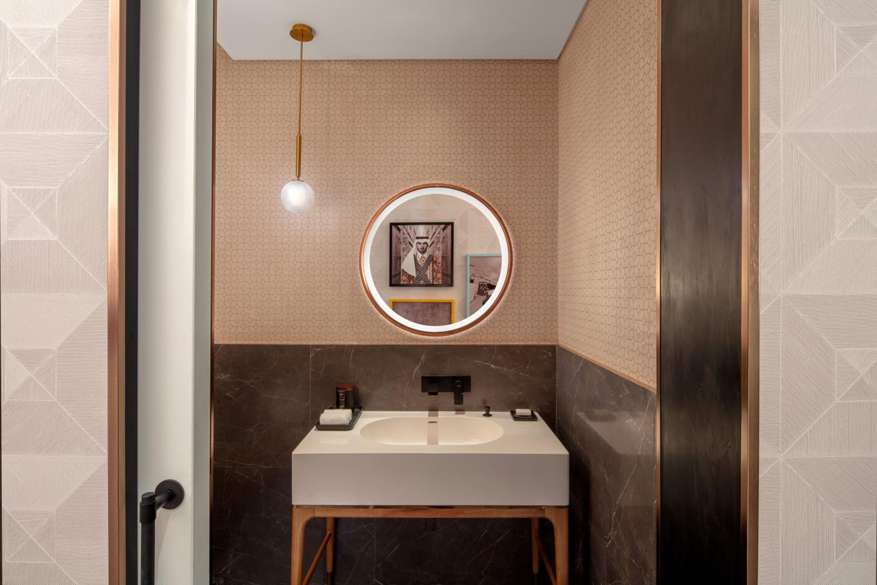 Andaz Suite - Photo 5