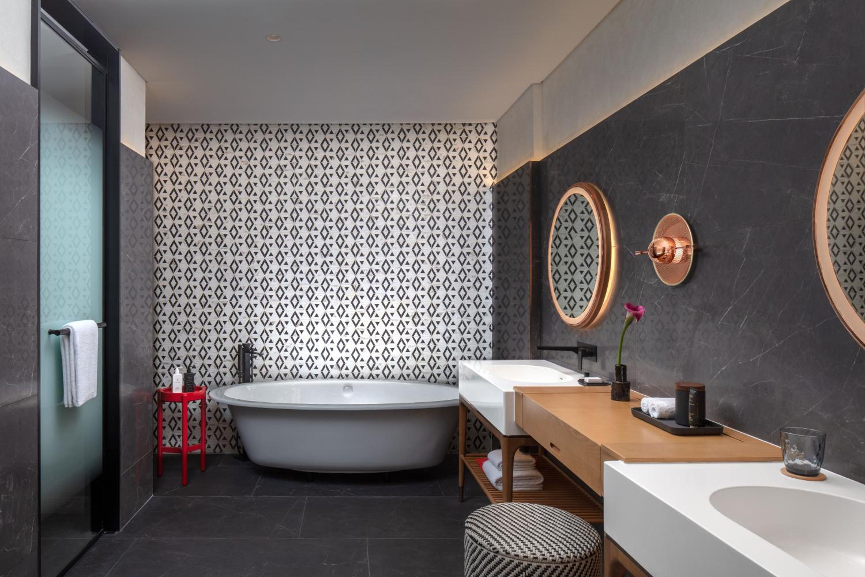 Andaz Suite - Photo 2