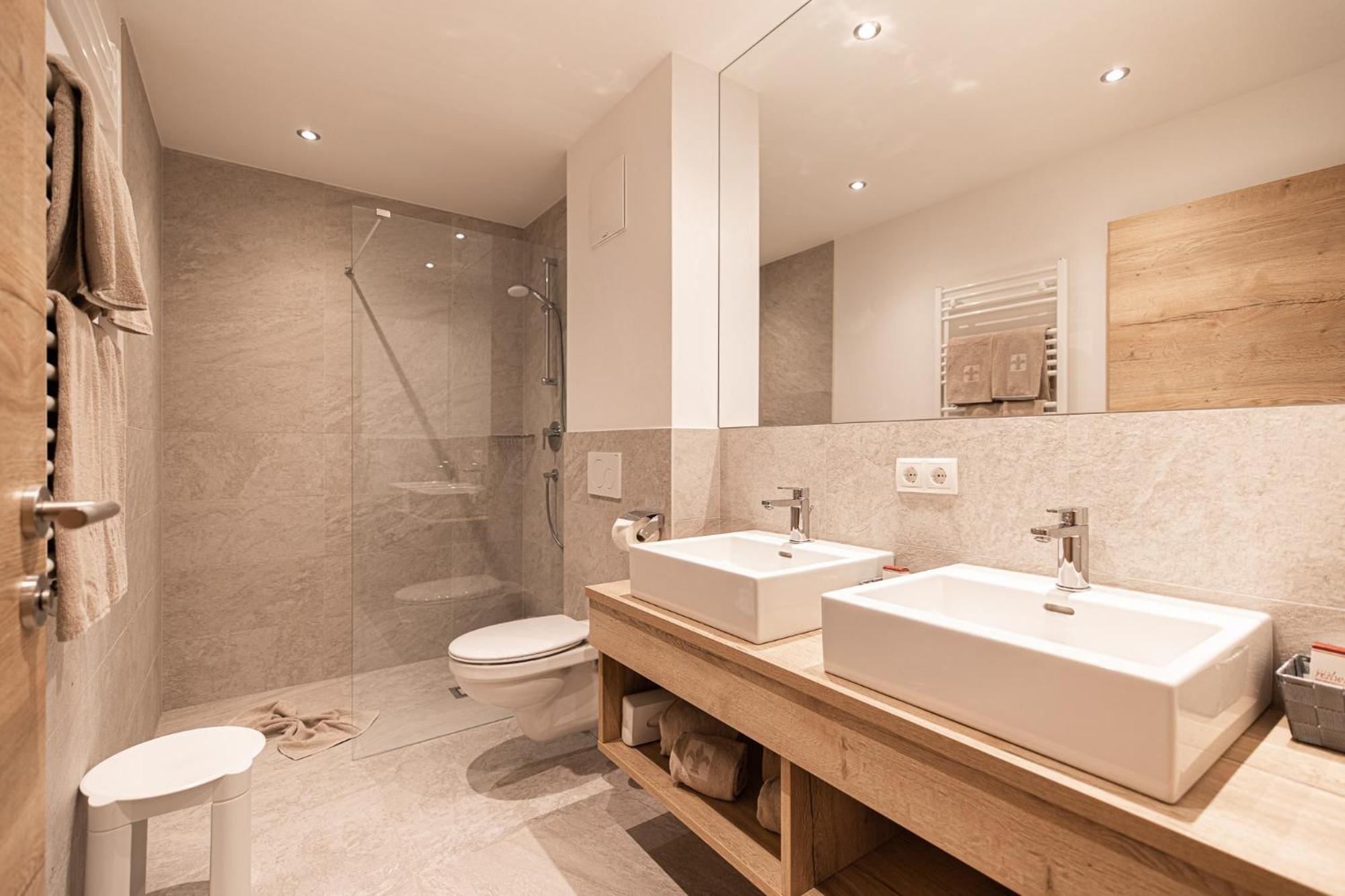 Superior Quadruple Room - Photo 5