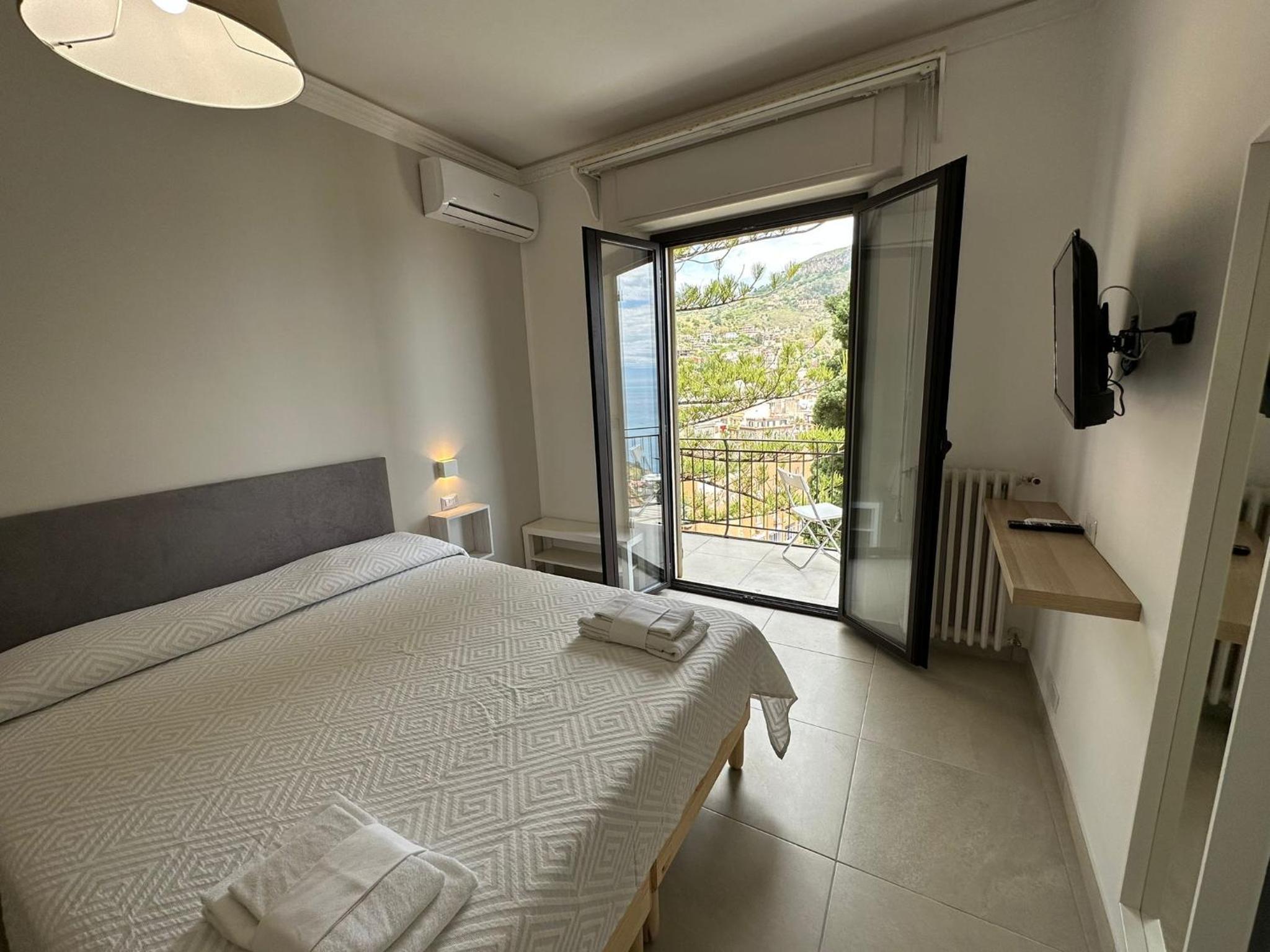 Queen Room with Sea View photo 3