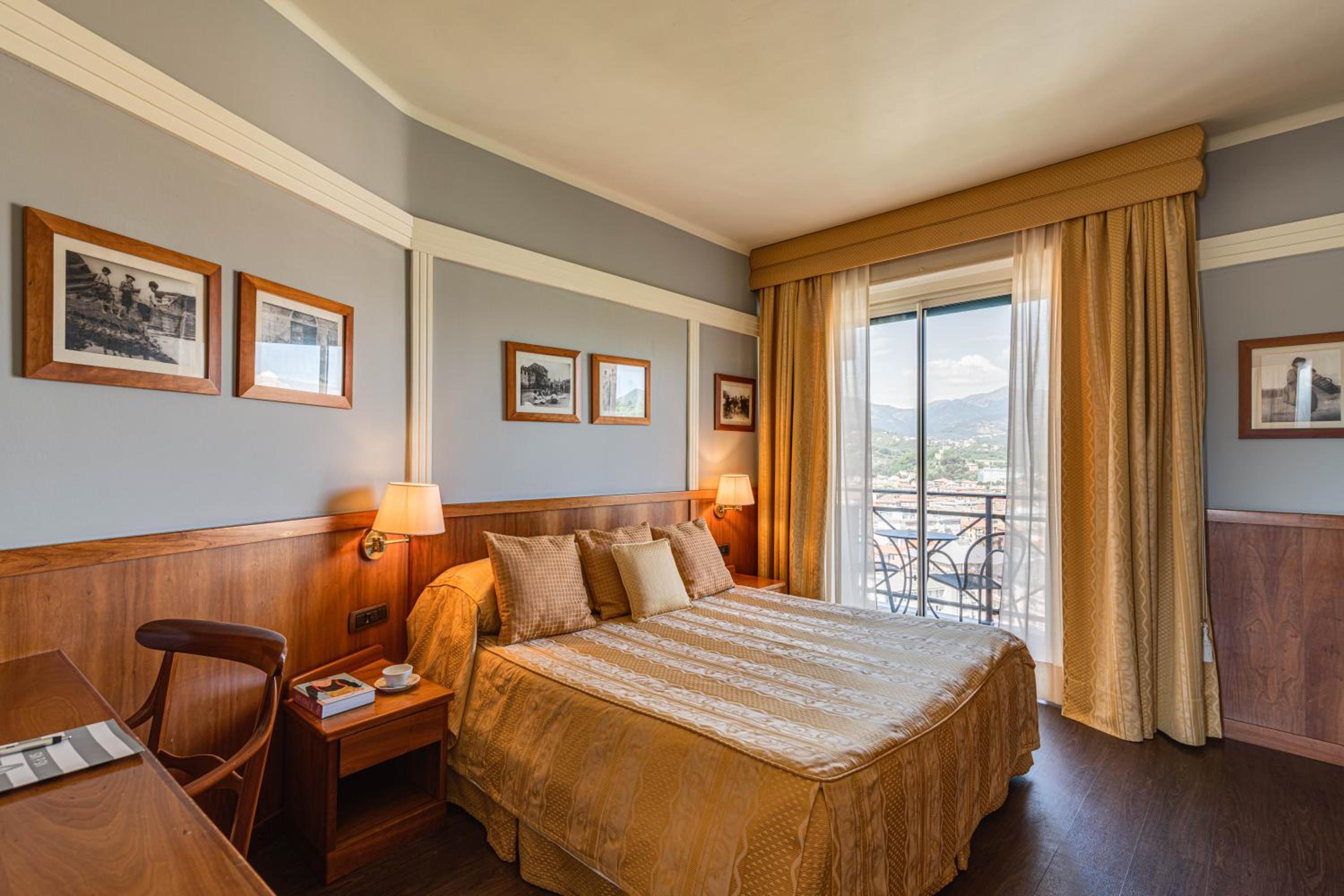 Superior Junior Suite with Balcony and Sea View - Photo 6