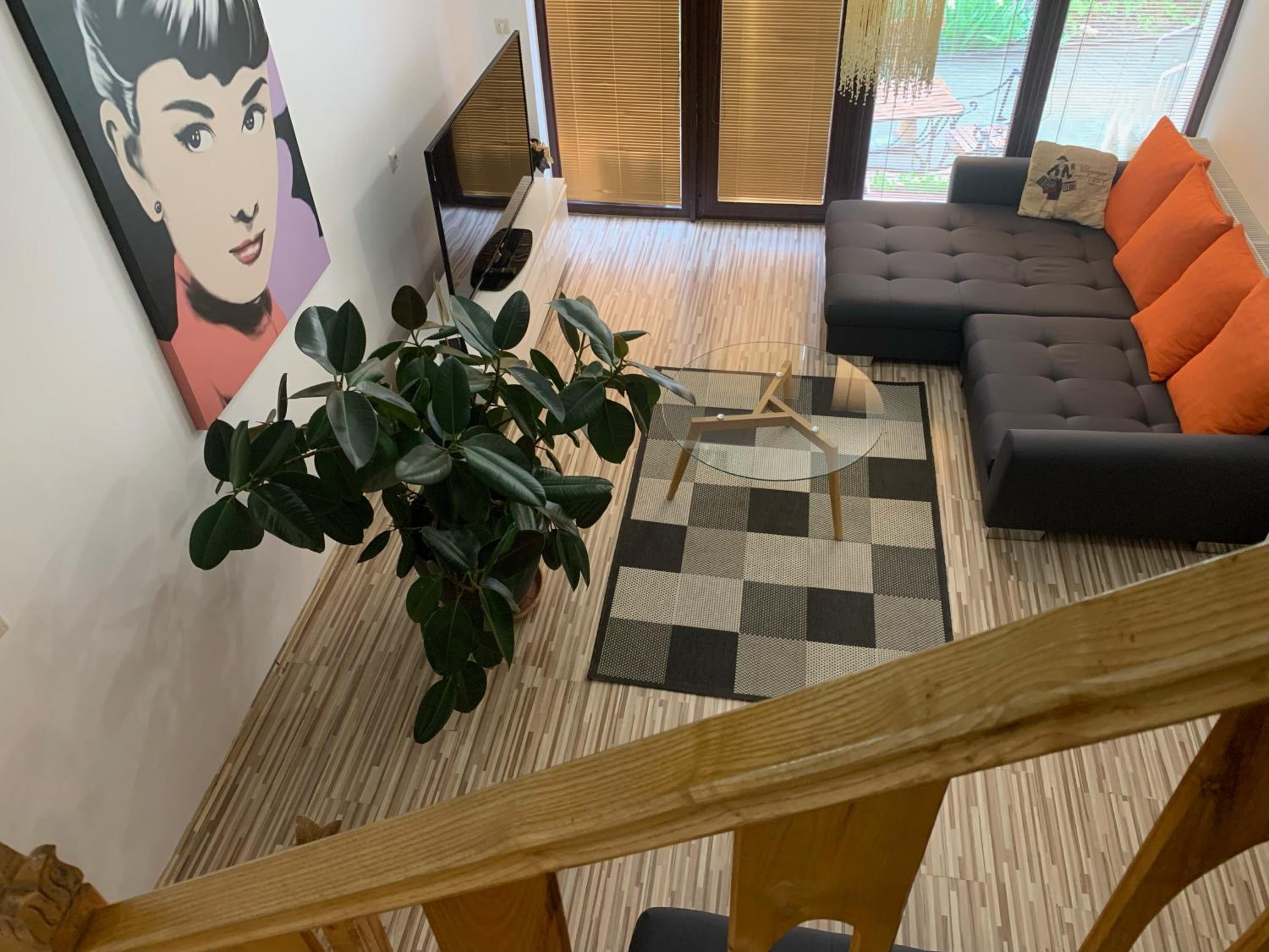 Apartment - Photo 2