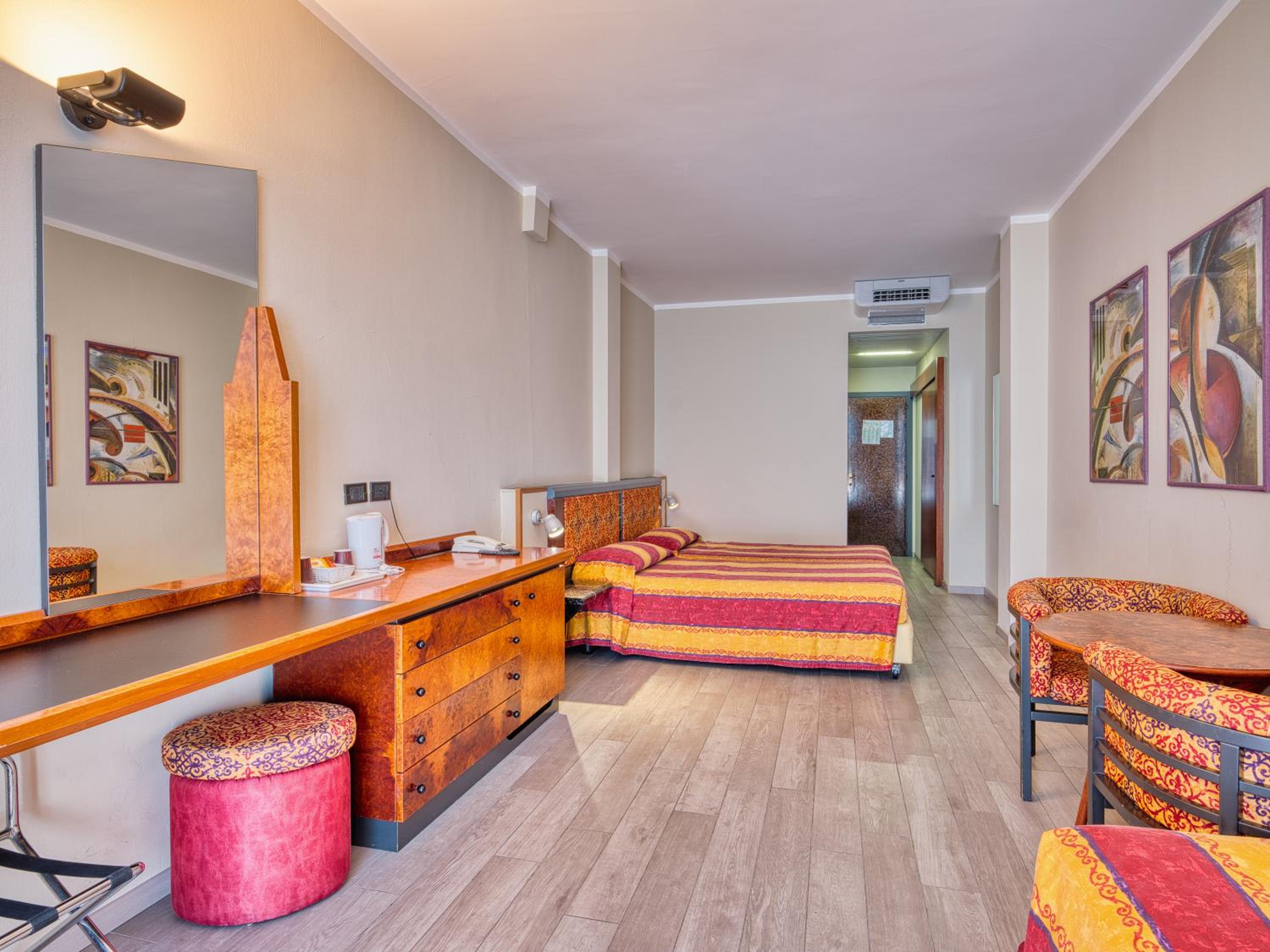 Standard Double or Twin Room - Photo 1