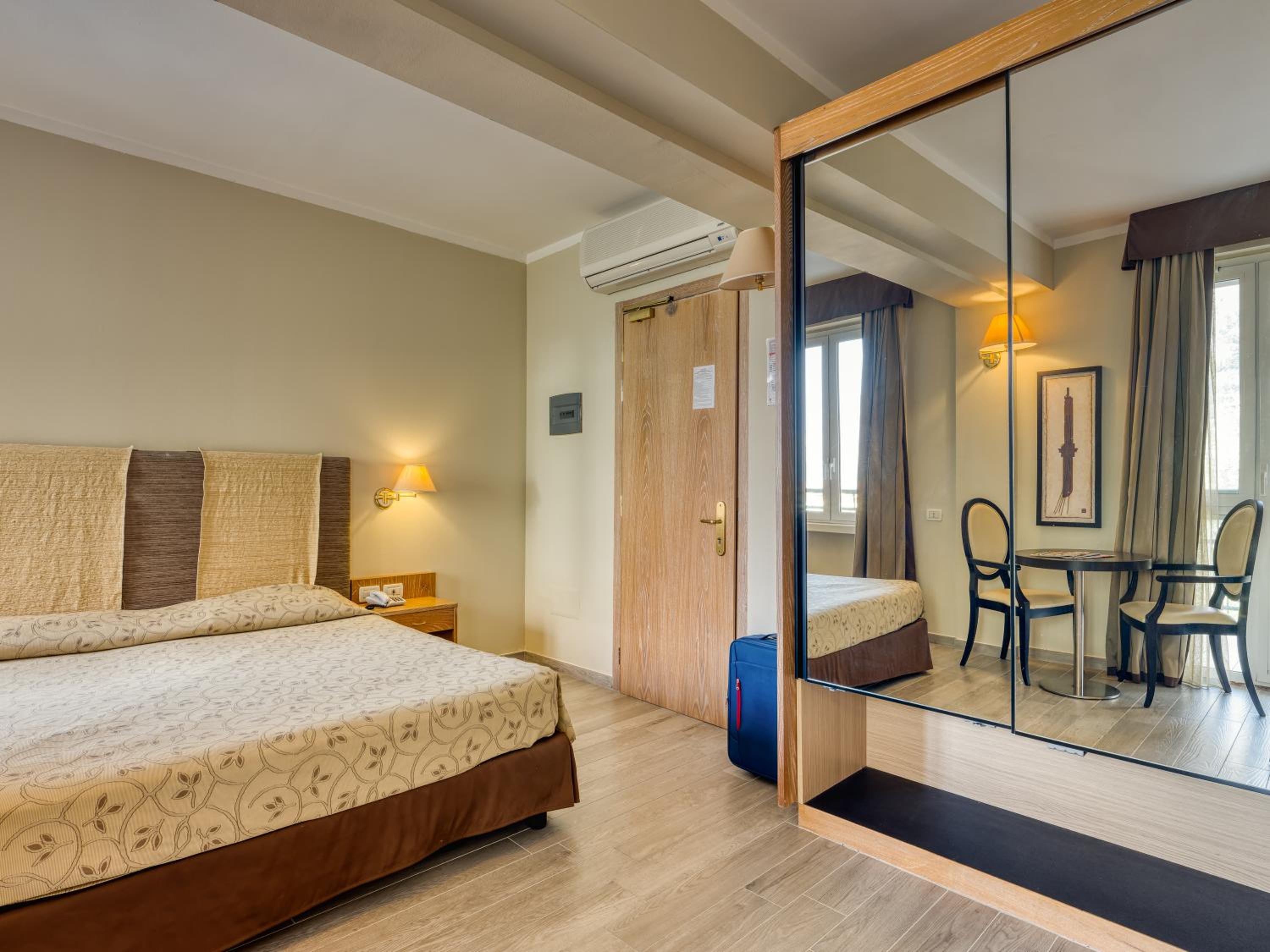 Superior Plus Double or Twin Room - Photo 5