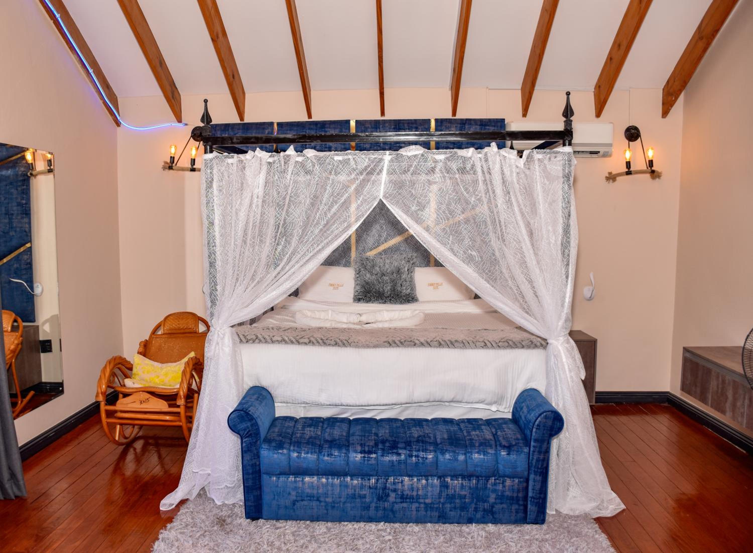 Superior King Room photo 2