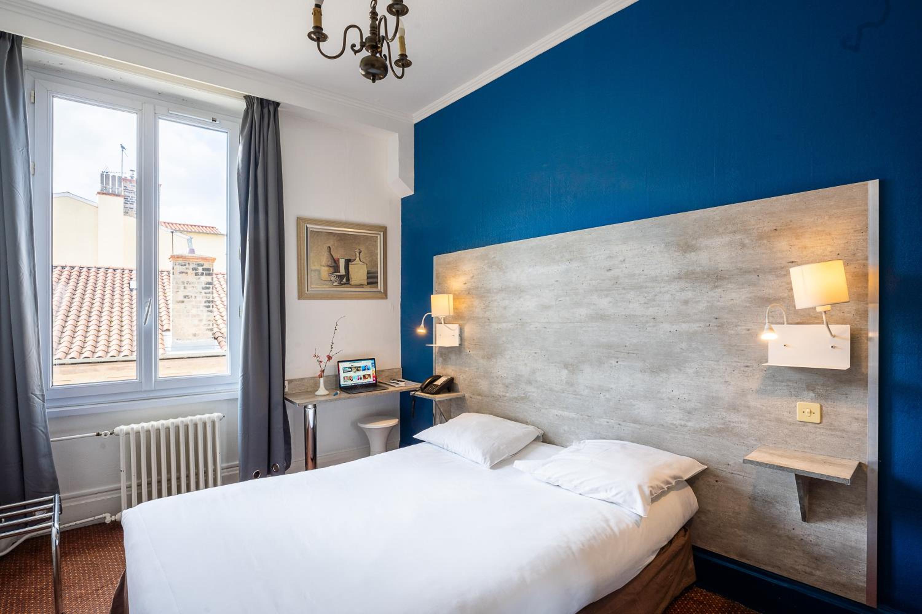 Double Room - Photo 6