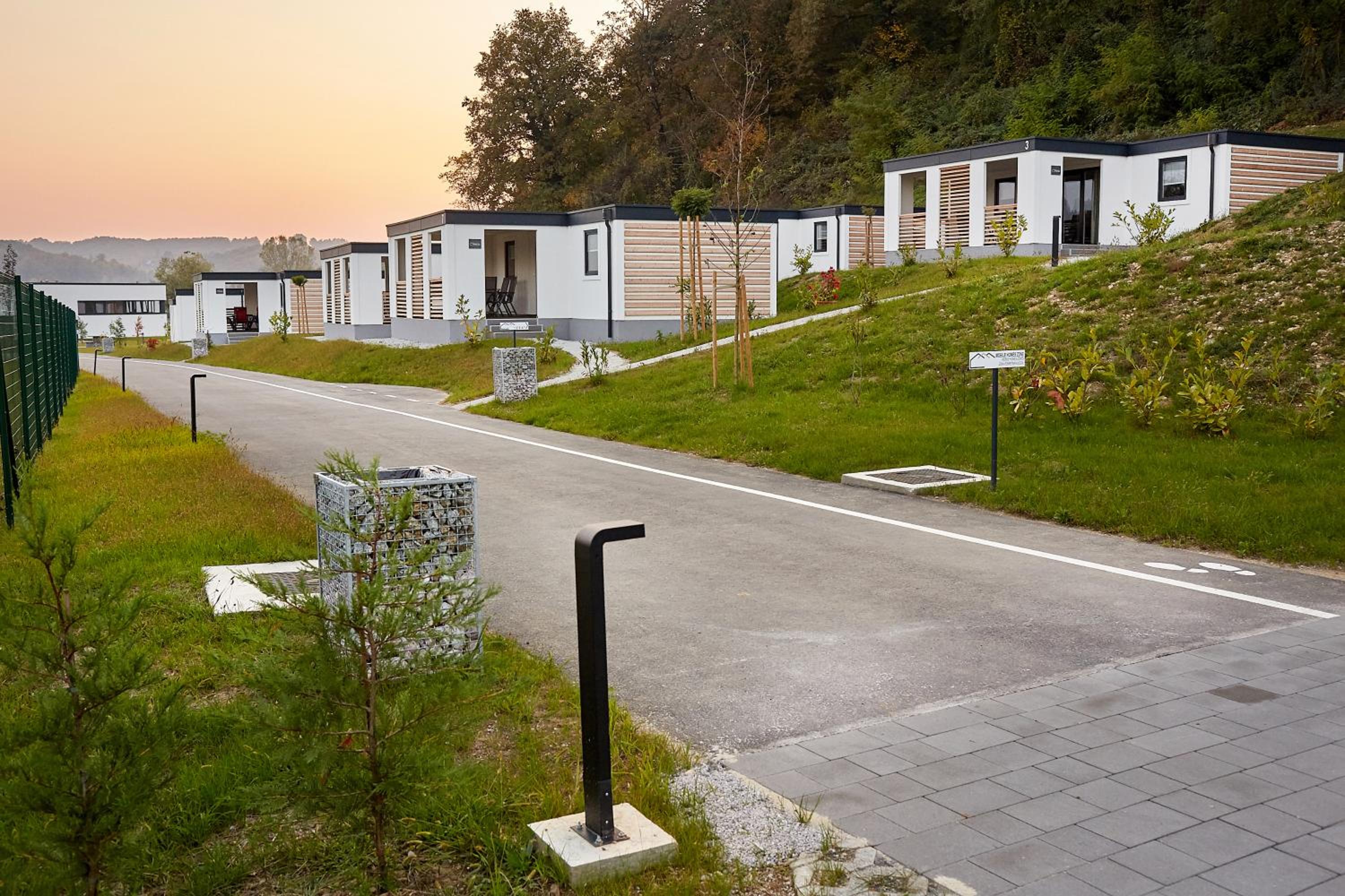 Mobile Home - Photo 6