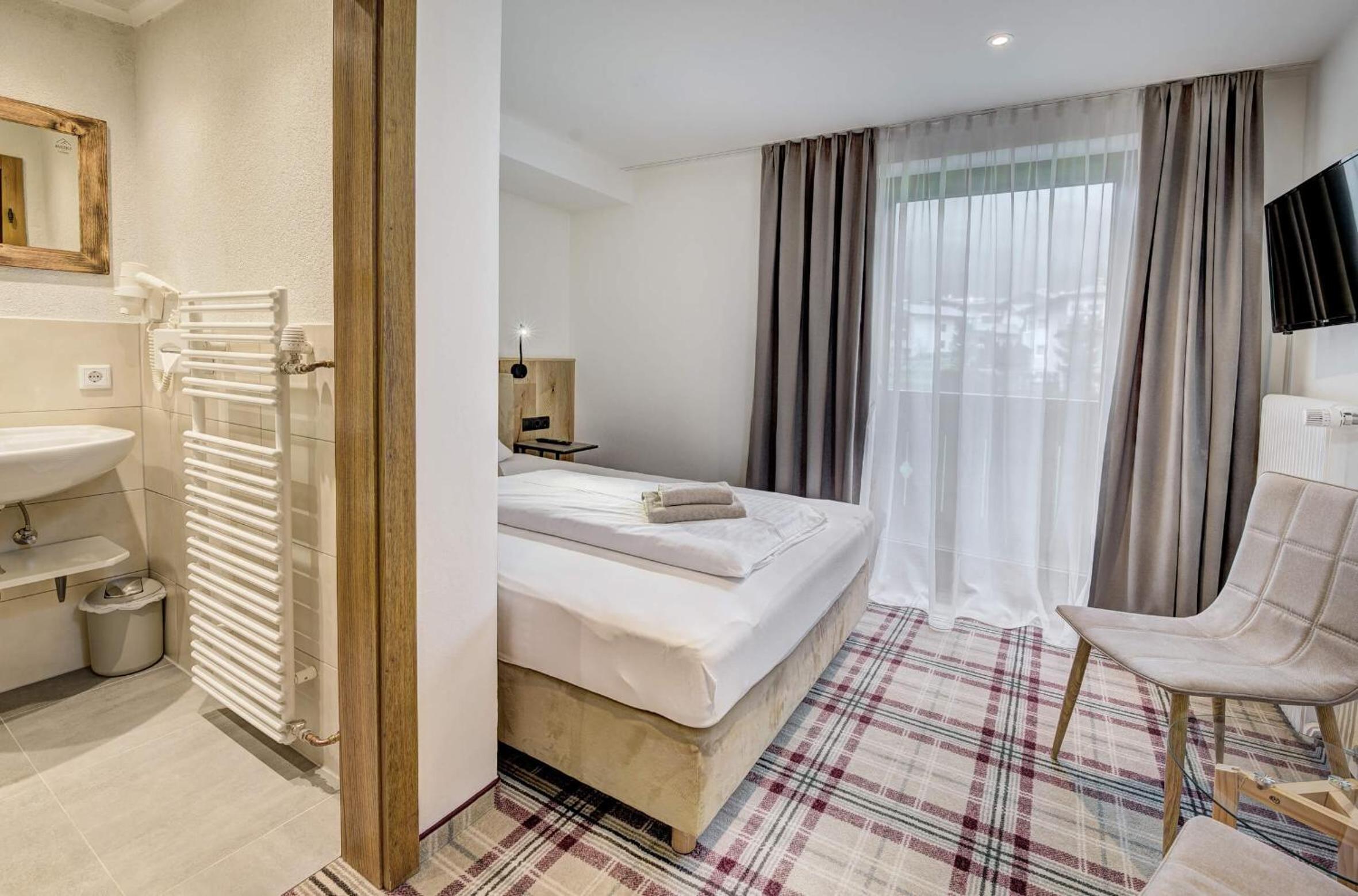 Single Room with Balcony photo 1