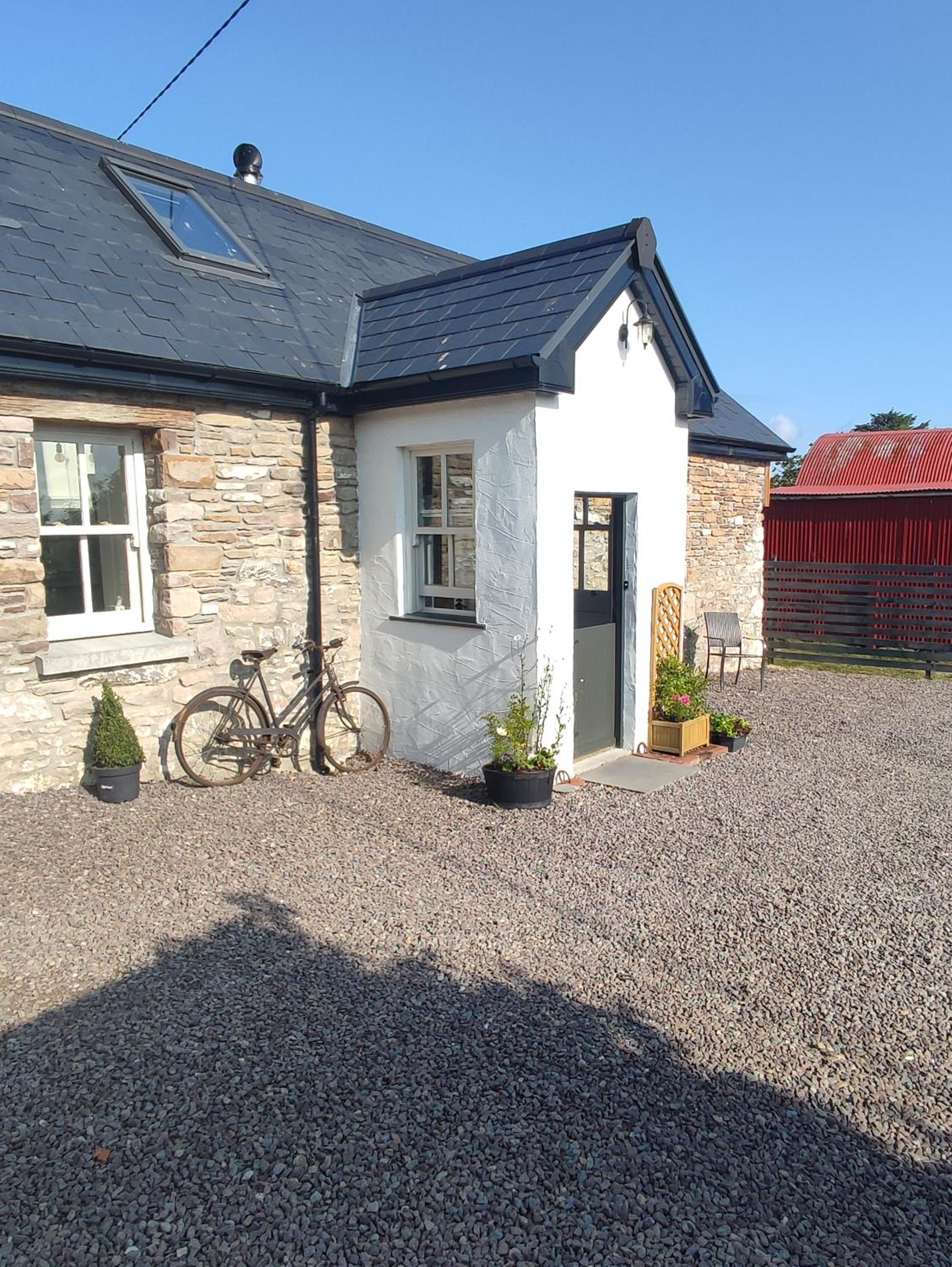 Two-Bedroom House - Photo 109
