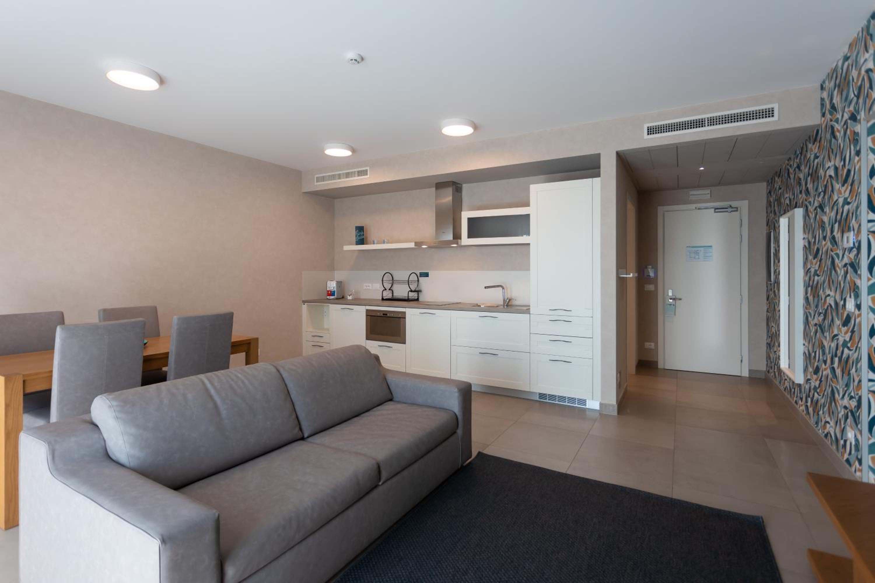 Junior Suite with Terrace and Beach Access - Photo 6