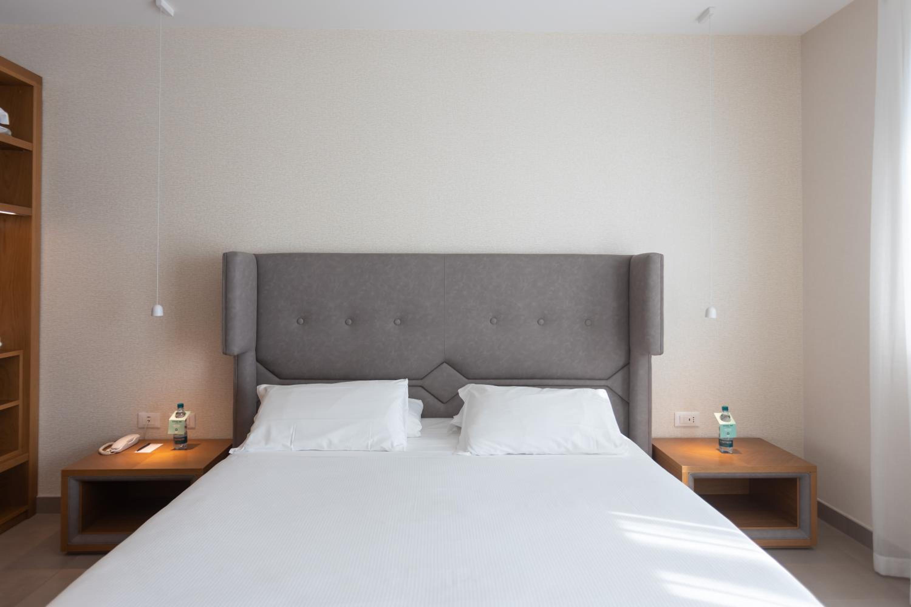 Junior Suite with Terrace and Beach Access - Photo 3