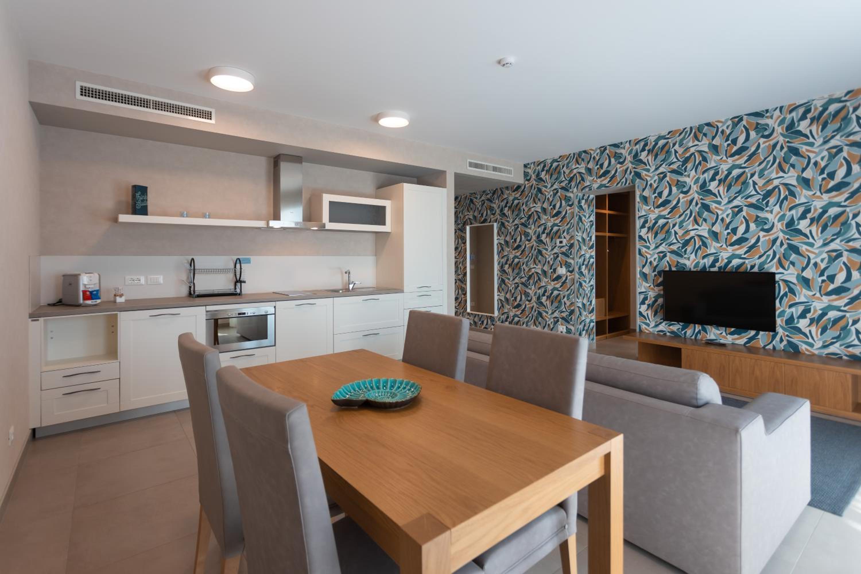 Junior Suite with Terrace and Beach Access - Photo 2