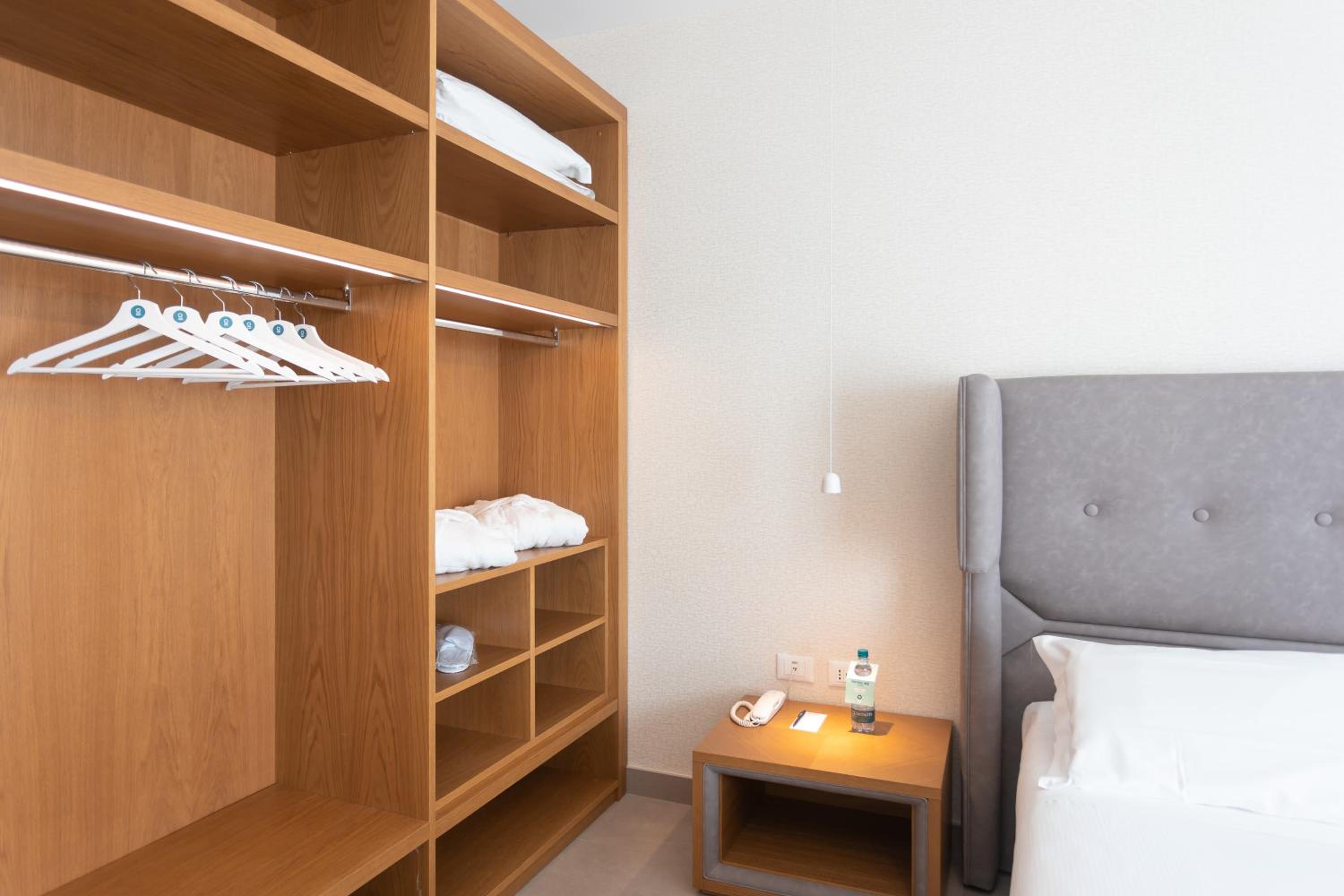 Junior Suite with Terrace and Beach Access - Photo 12