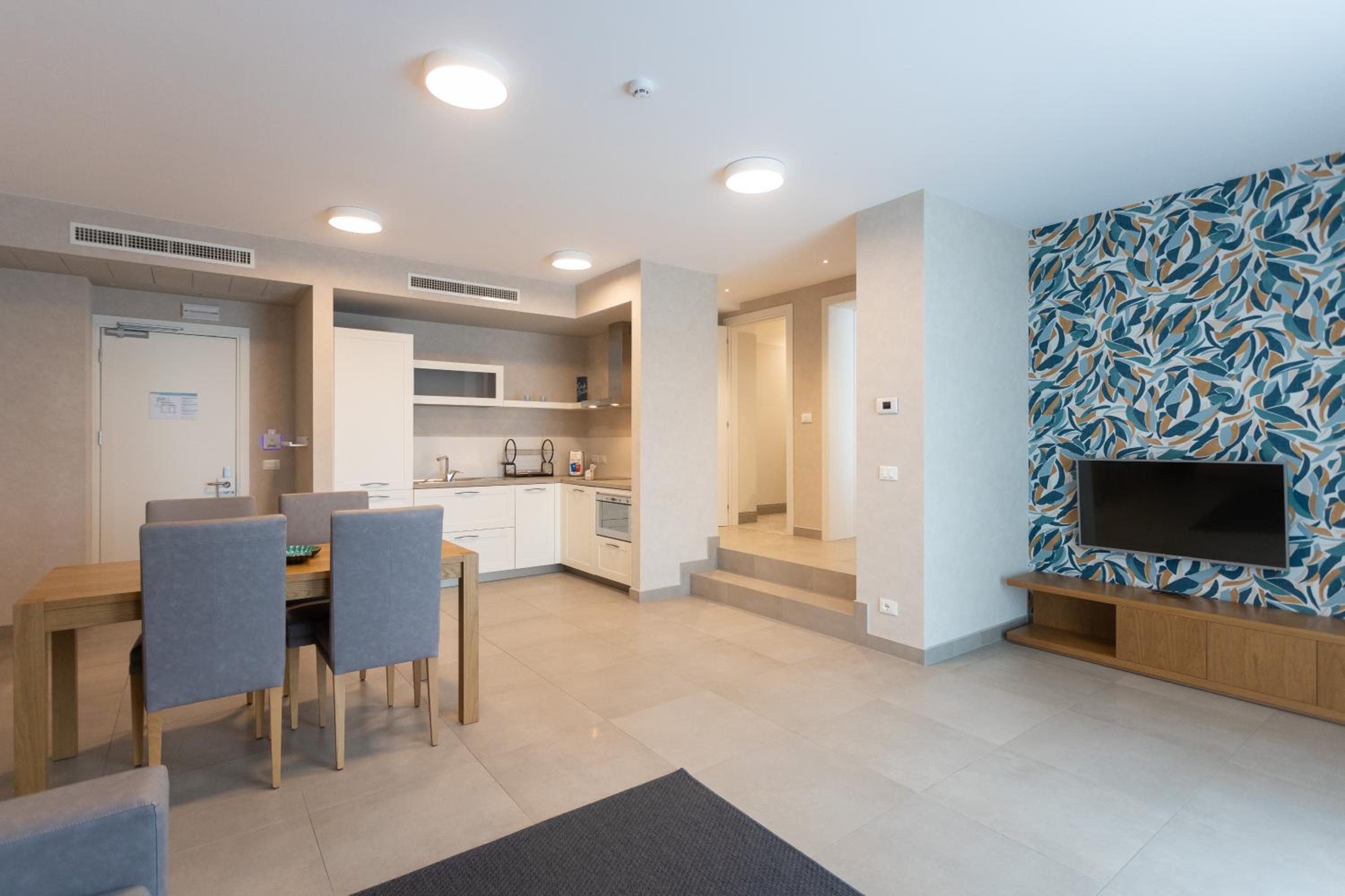 Junior Suite with Terrace and Beach Access - Photo 7