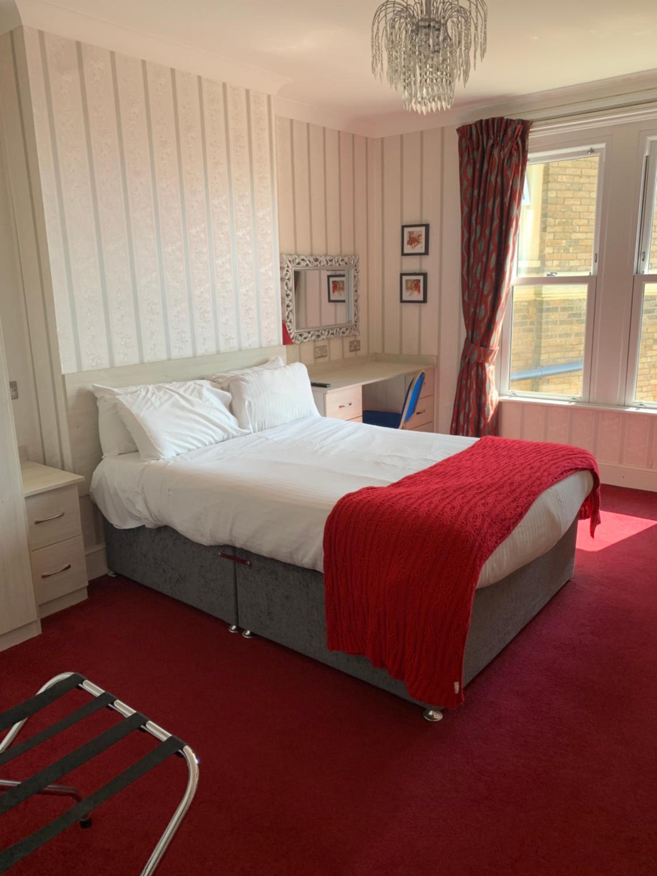Double Room - Photo 3