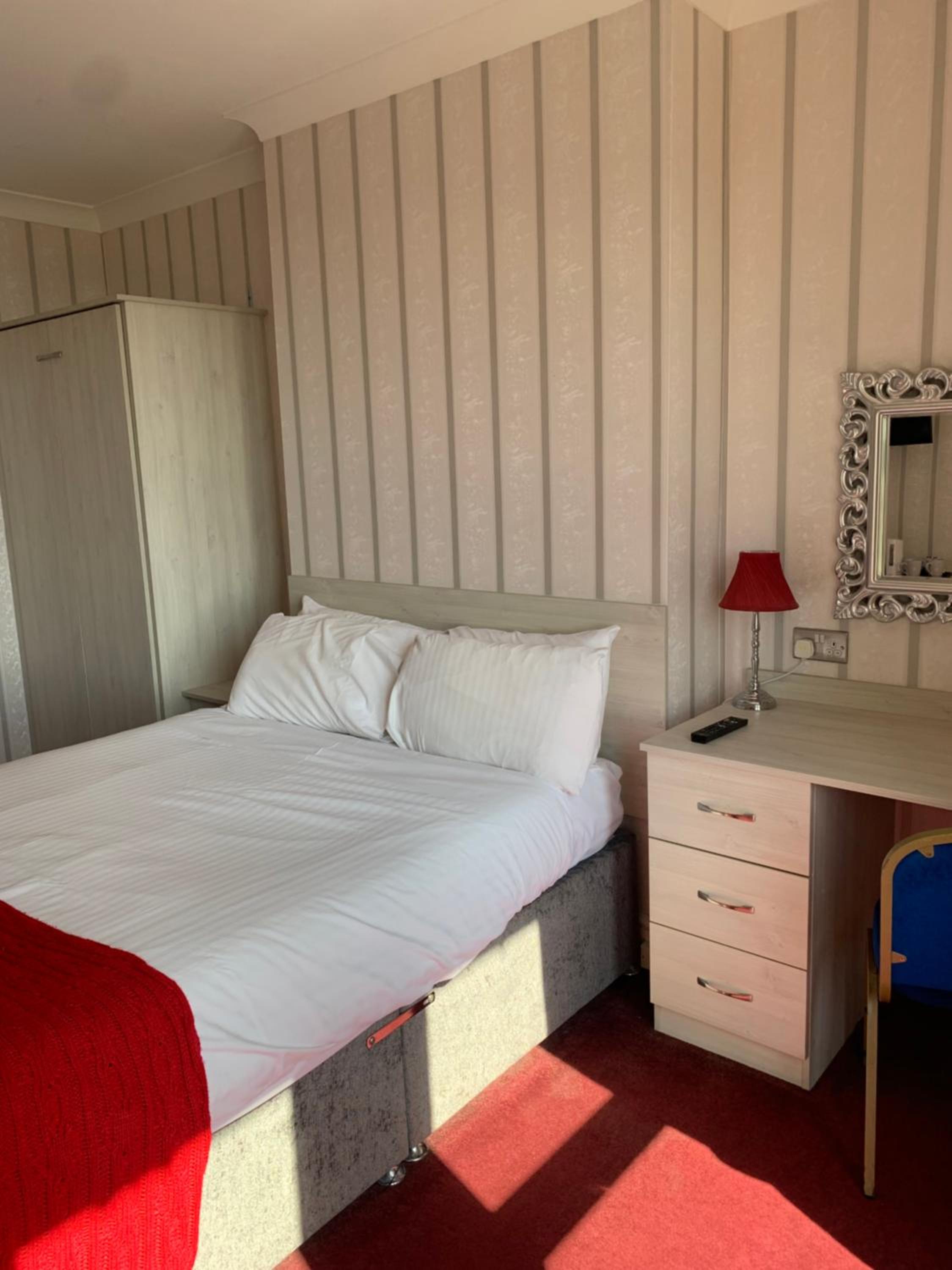 Double Room - Photo 2