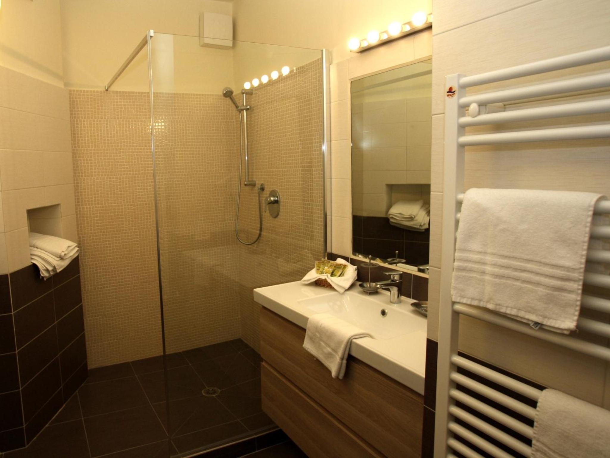 Two-Bedroom Apartment (4 Adults) photo 3