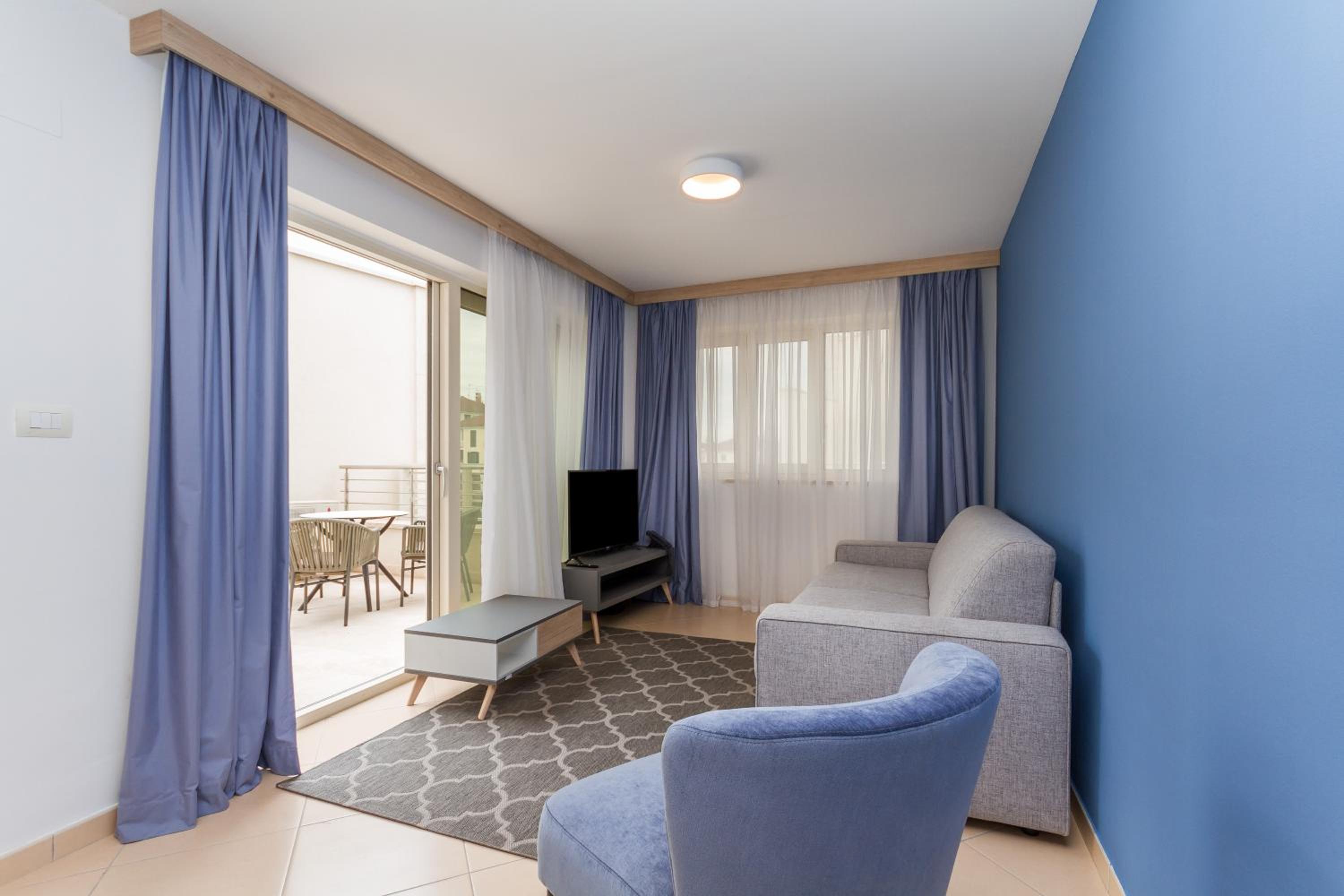 Apartment with Terrace