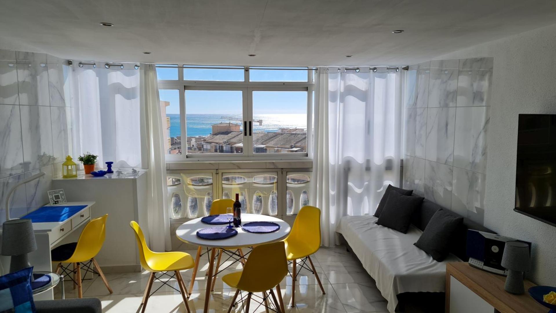 Apartamento con vista al mar