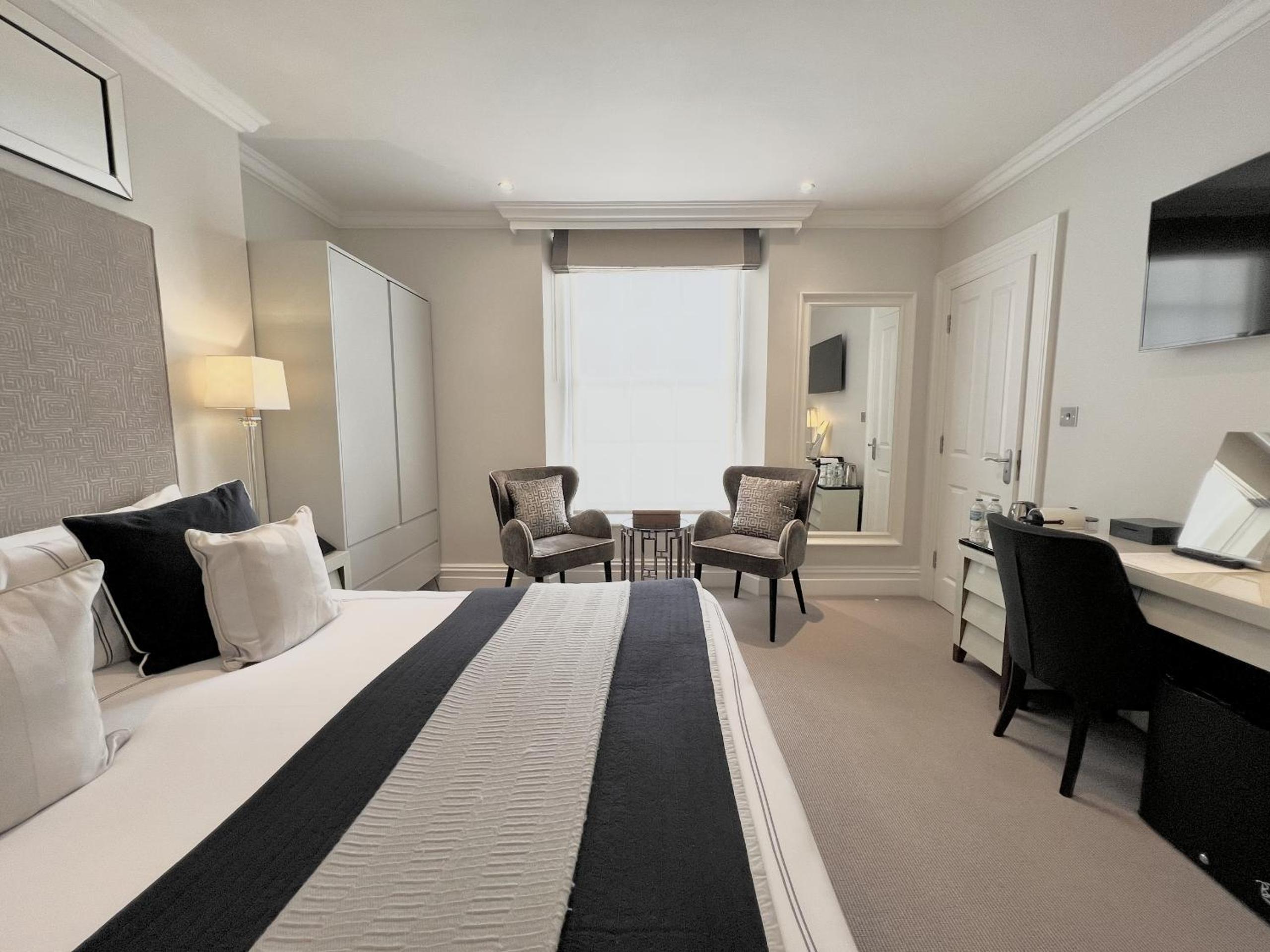 Superior King Room photo 2