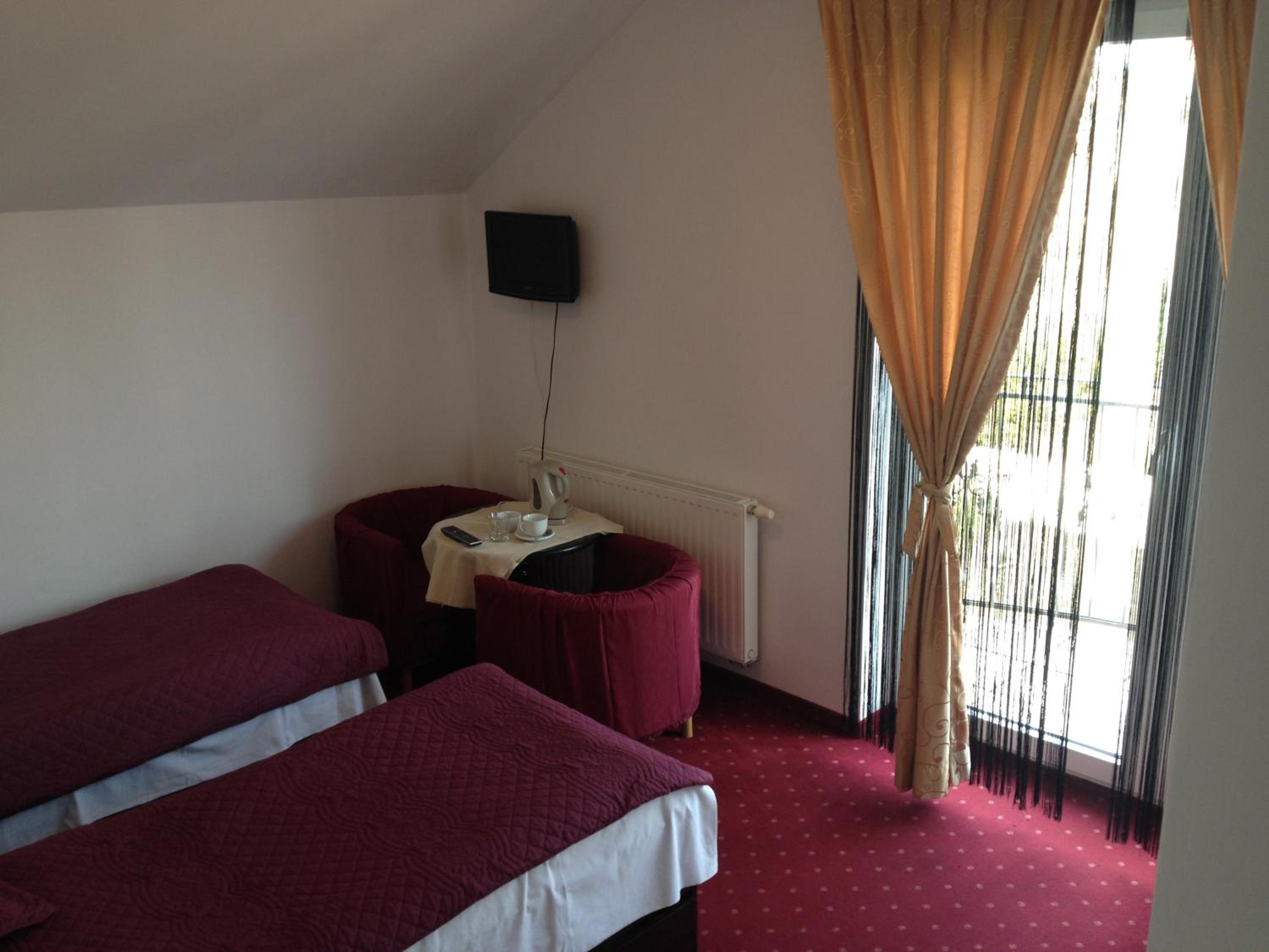 Double or Twin Room - Photo 2