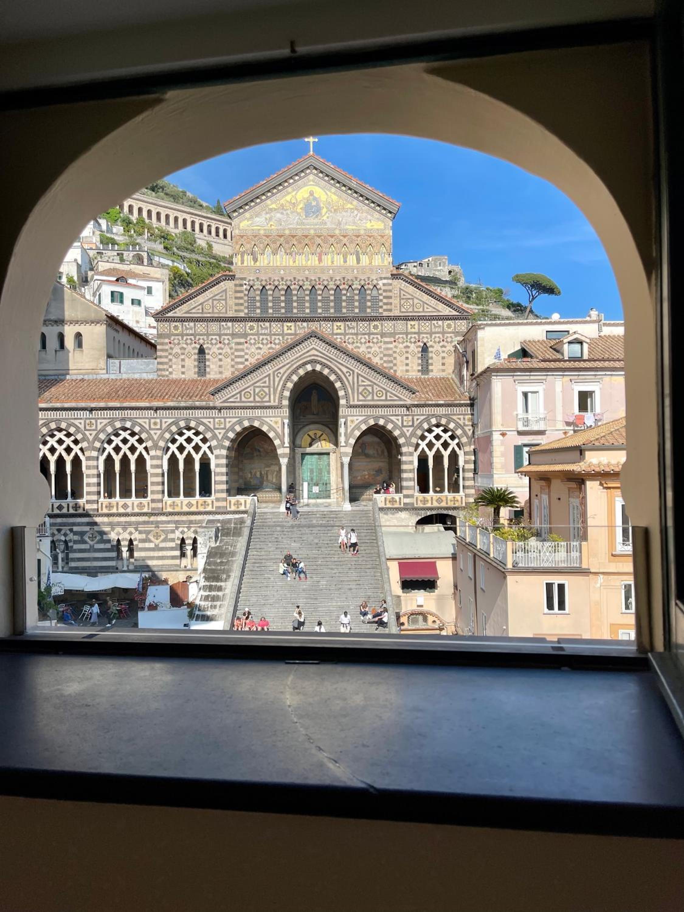 Double Room with Cathedral View - Photo 2