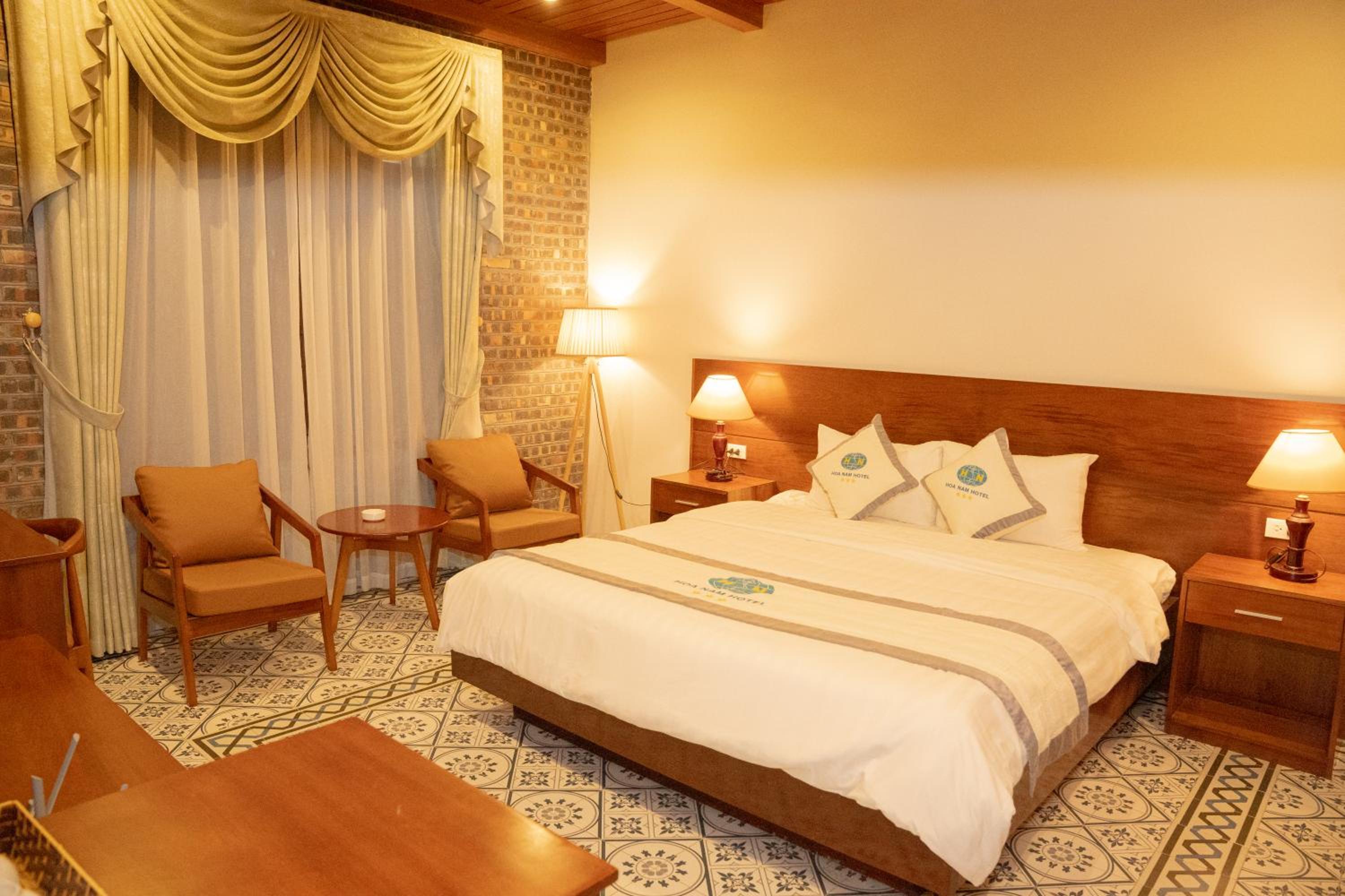 Deluxe Double Room with Balcony photo 3