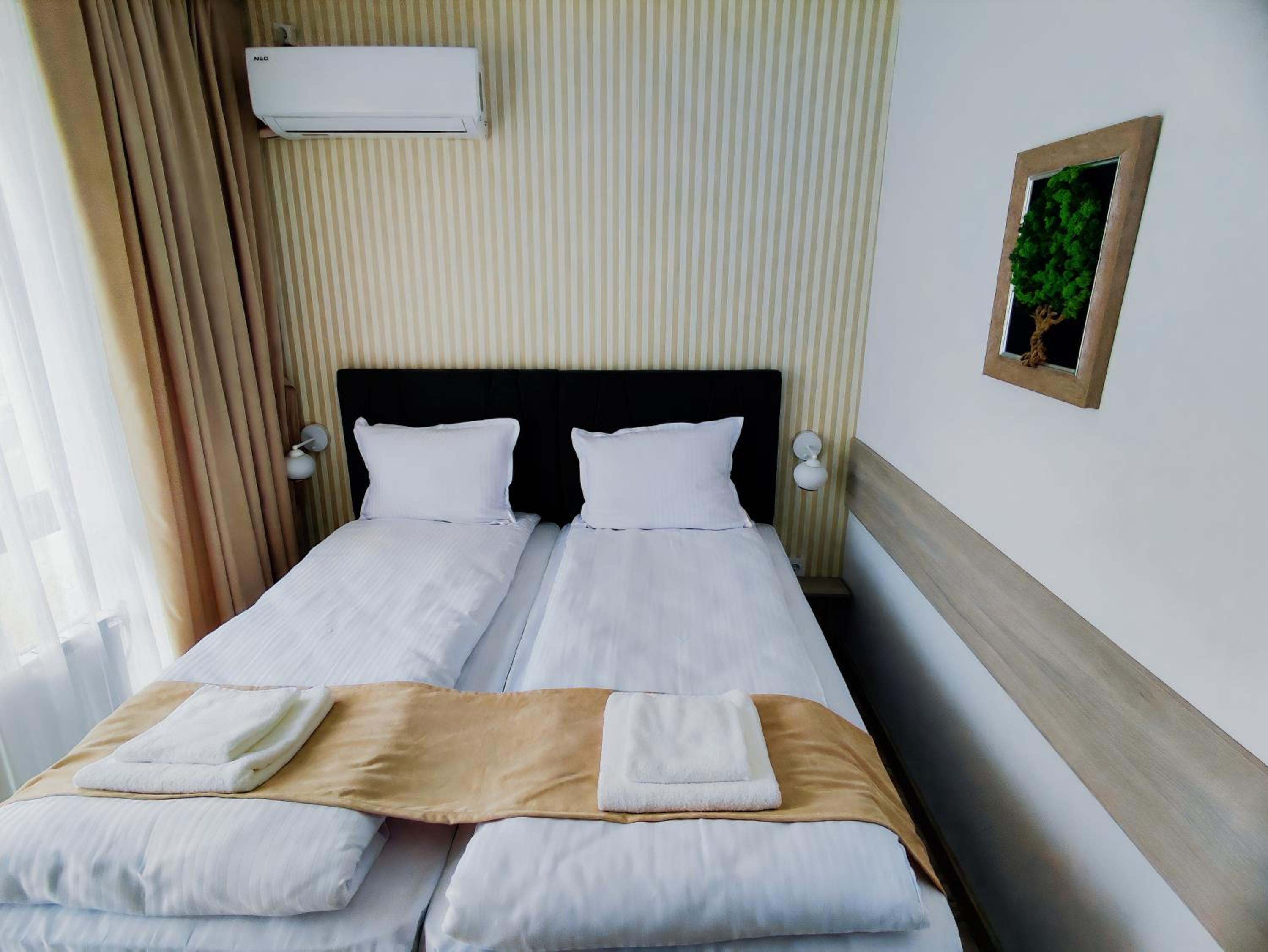 Double Room with Private Bathroom photo 1