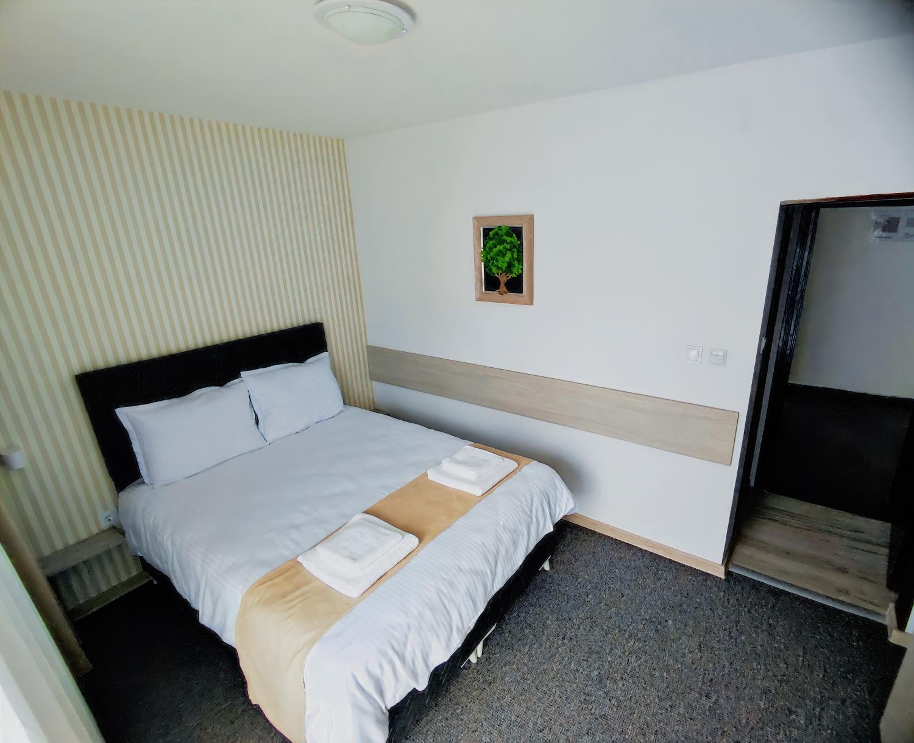 Double Room with Private Bathroom photo 3