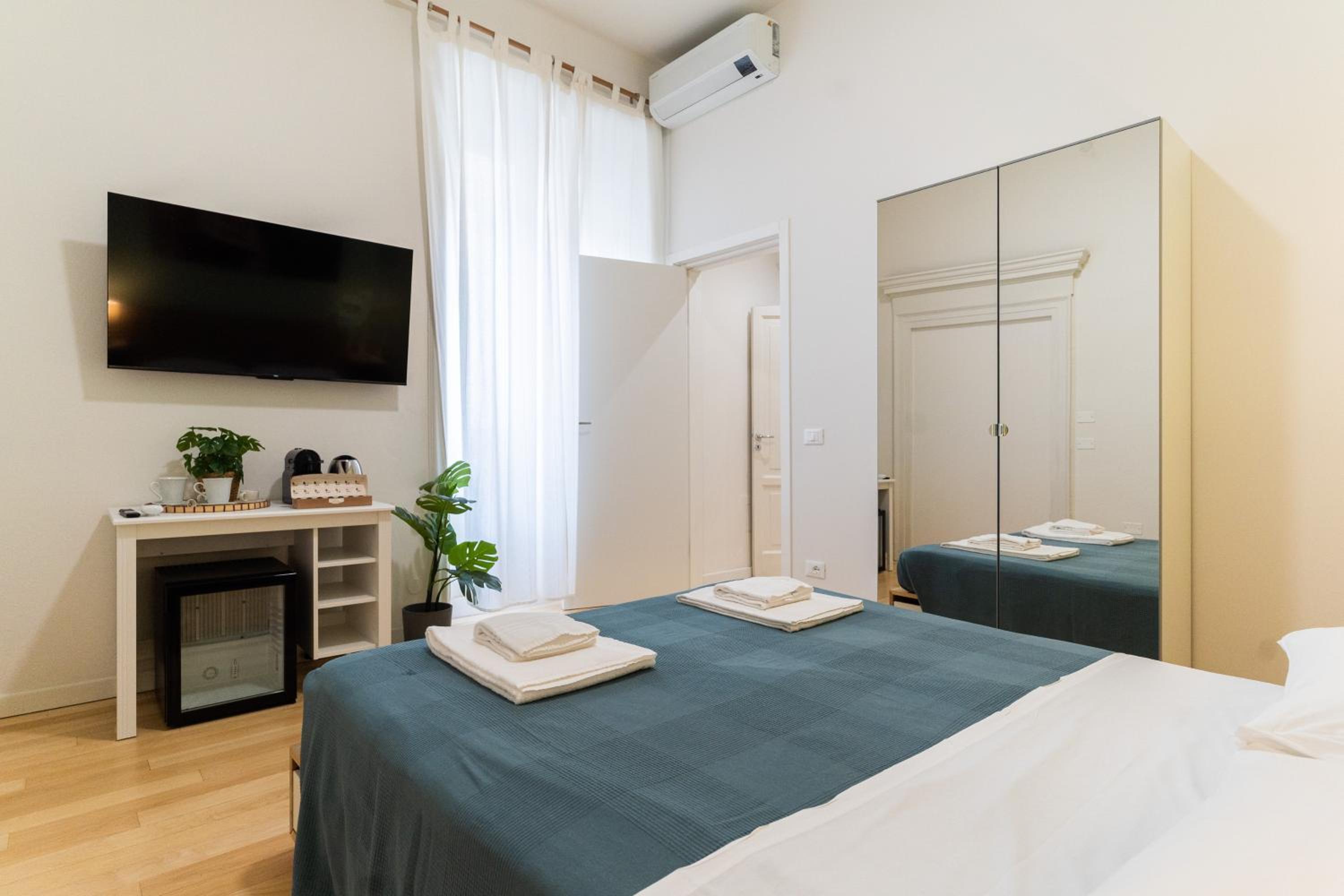 Double Room with Private External Bathroom