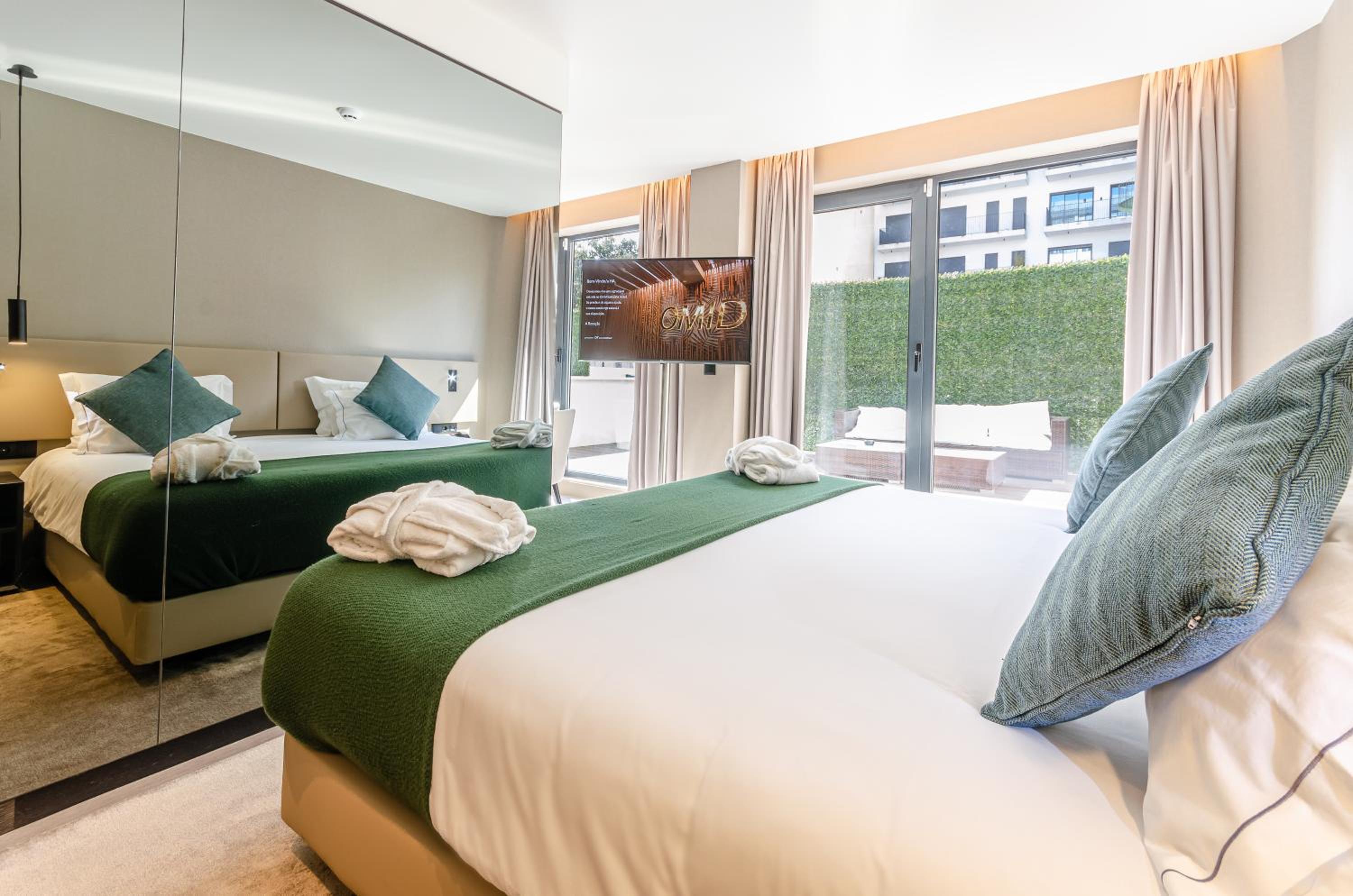 Suite - Photo 1
