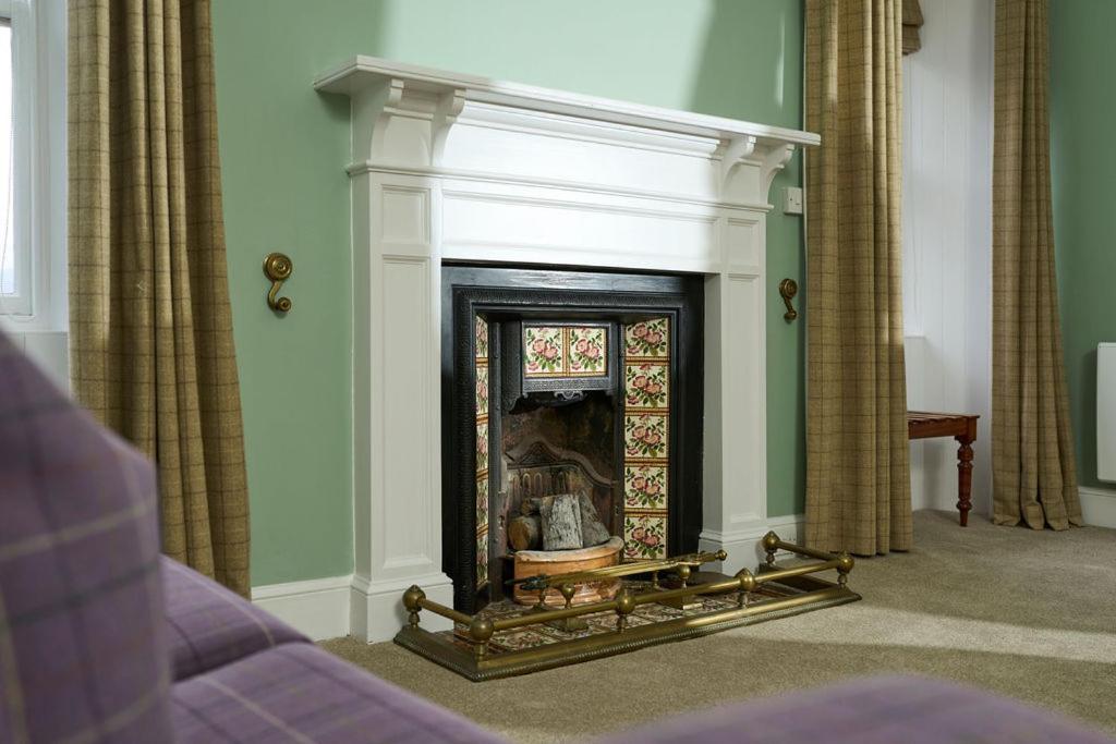 Deluxe King Guest Room photo 1